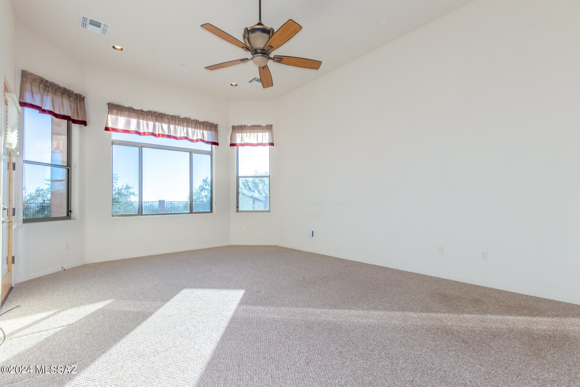 Dos Lagos at Dove Mountain (1-91) - Residential
