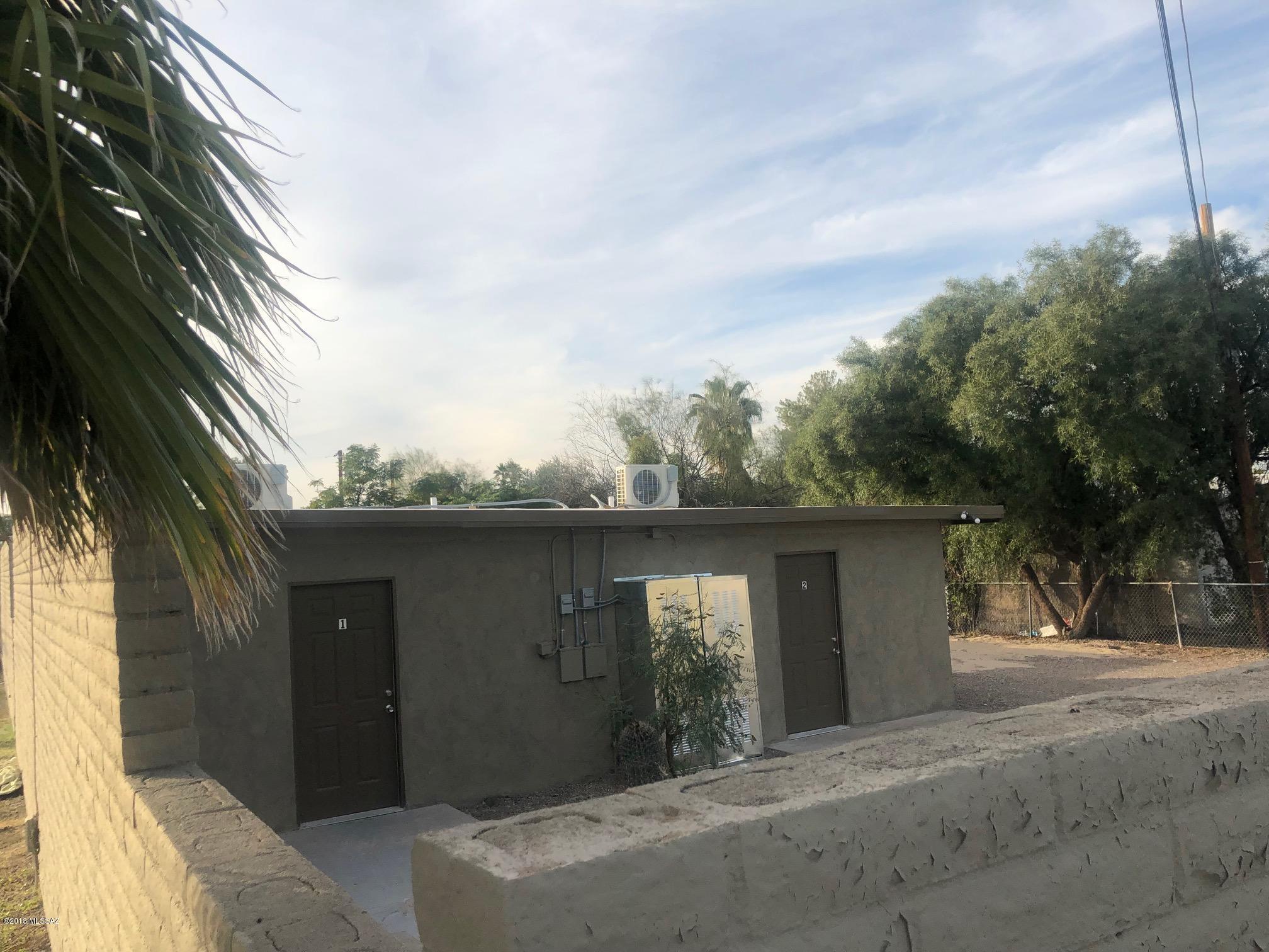 Fully remodeled 4 plex July 2018.  Located minutes away from Tucson Mall and has great  I-10 access. 
These charming units include two tone paint through out each unit, ceramic wood looking tile throughout home, brush nickle light fixtures, brand new dual pane windows. Kitchen features dual sink, brand new cabinets with beautiful Formica counter tops. Bathrooms have brand new vanities, toilets and tile surround shower with decorative accents. All four units have brand new AC units! Don't miss out on such a great deal!  Great property for an owner occupant to buy and live in one of the units and have the other units pay the mortgage so they can LIVE FOR FREE!  The 4 plex is currently 1/2 full as the 2/1 and a studio have been rented.  The 1/1 and a studio are available.