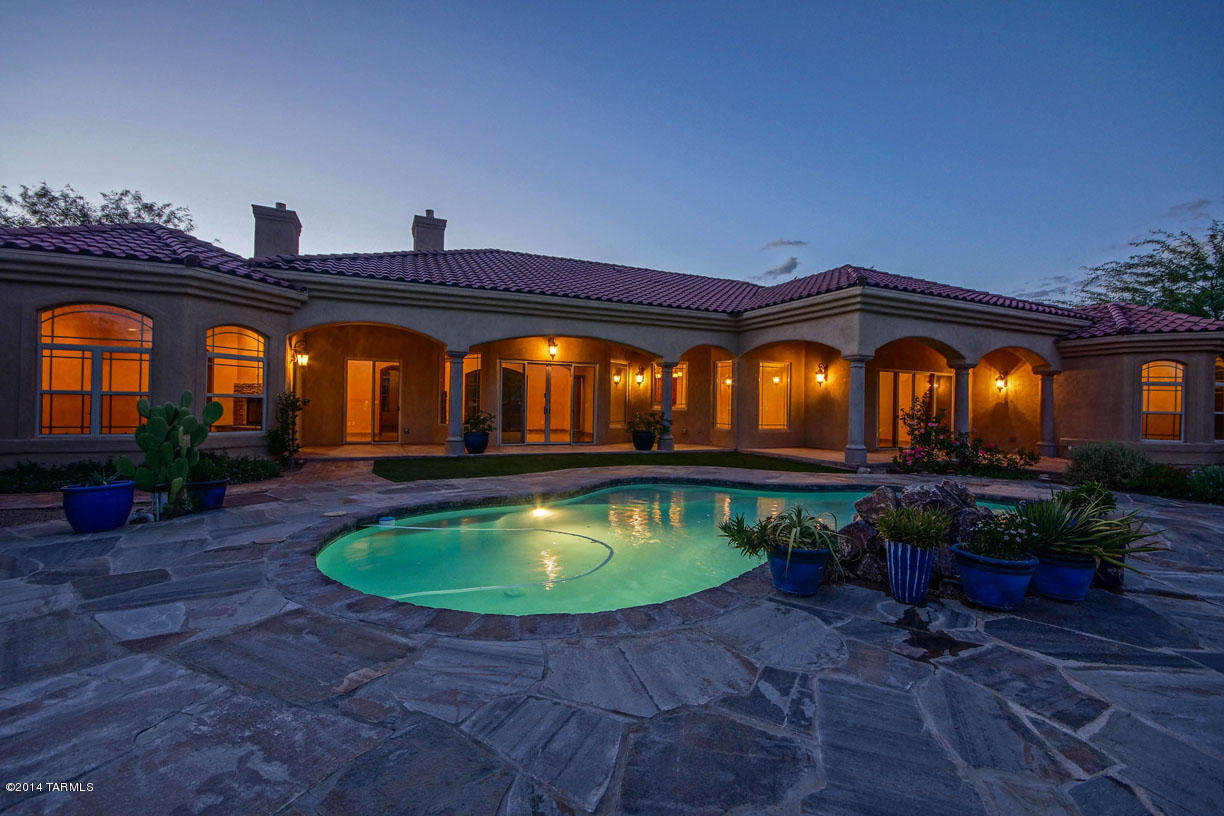 Beautiful home with guest house and pool, move in ready!