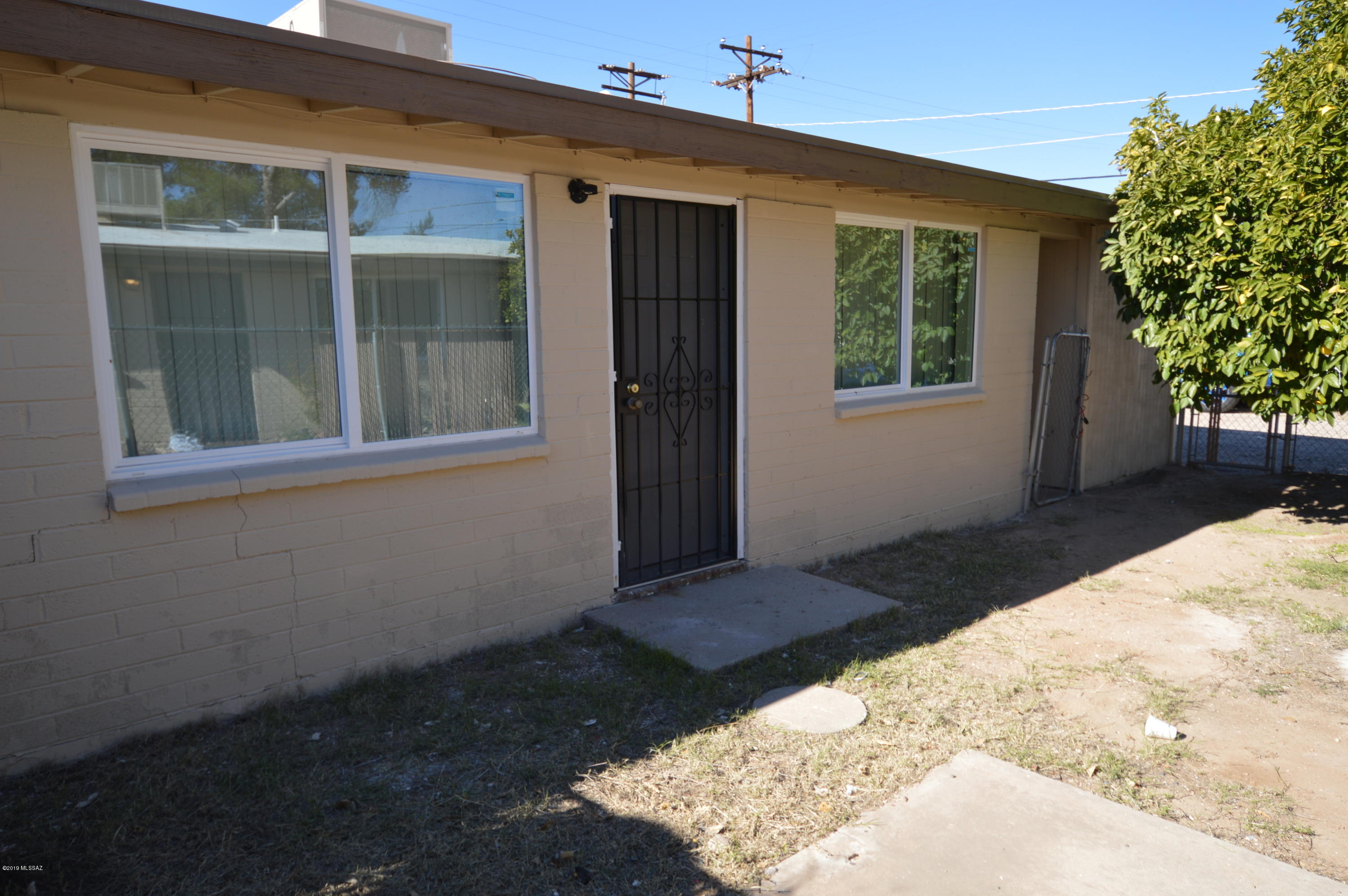 Updated 2br, nice kitchen and bath cabinets.  Tiled throughout. Private fenced yard perfect for kids and approved pet. Dual paned, energy efficient windows. Open and airy floorplan with large bedrooms.  Convenient to Amphi schools, shopping and employment. This one won't last long...SO CALL NOW!!