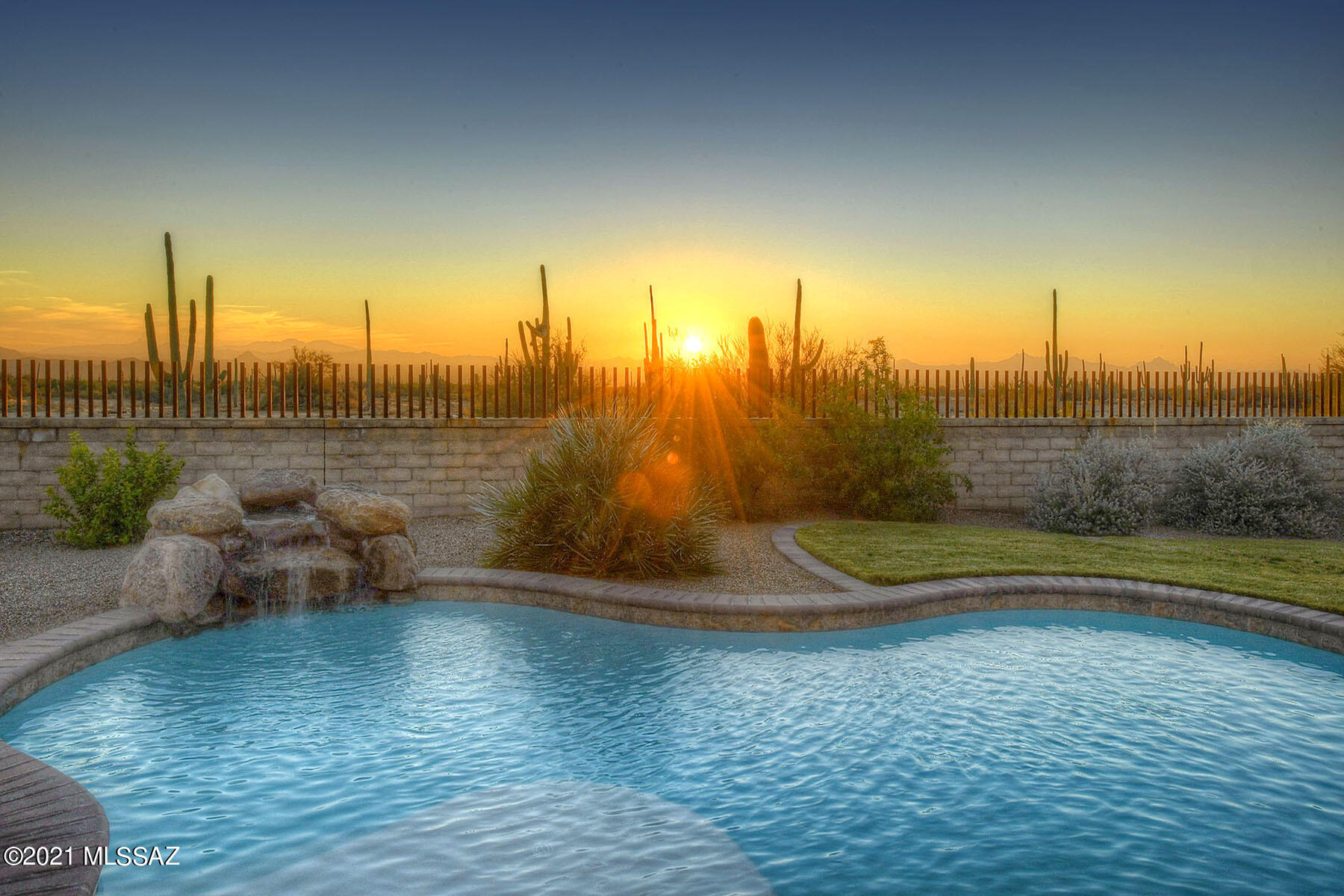 Los Saguaros At Dove Mountain SQ20121640199 - Residential