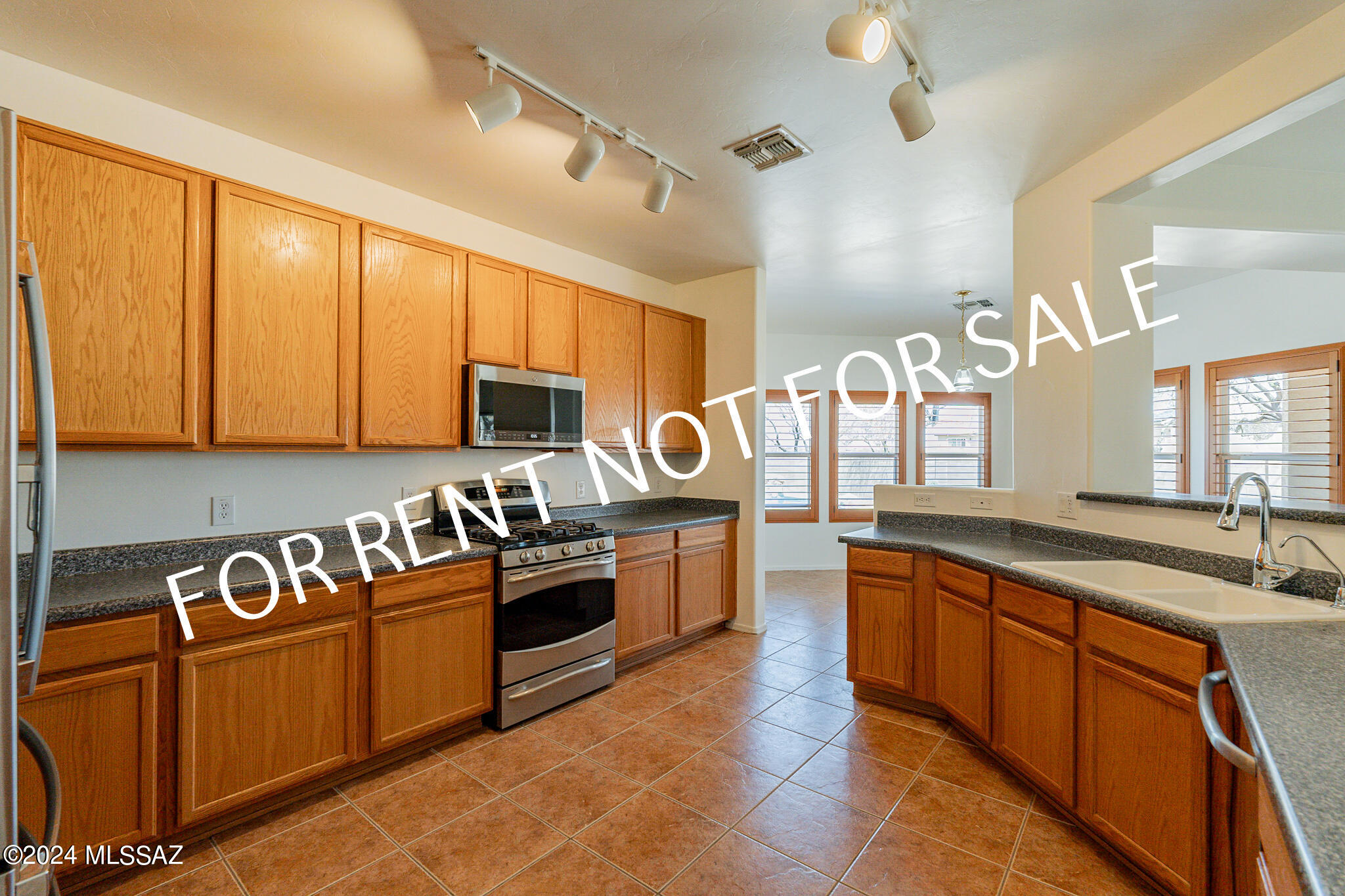Rancho Del Lago (1031-1133) - Residential Lease