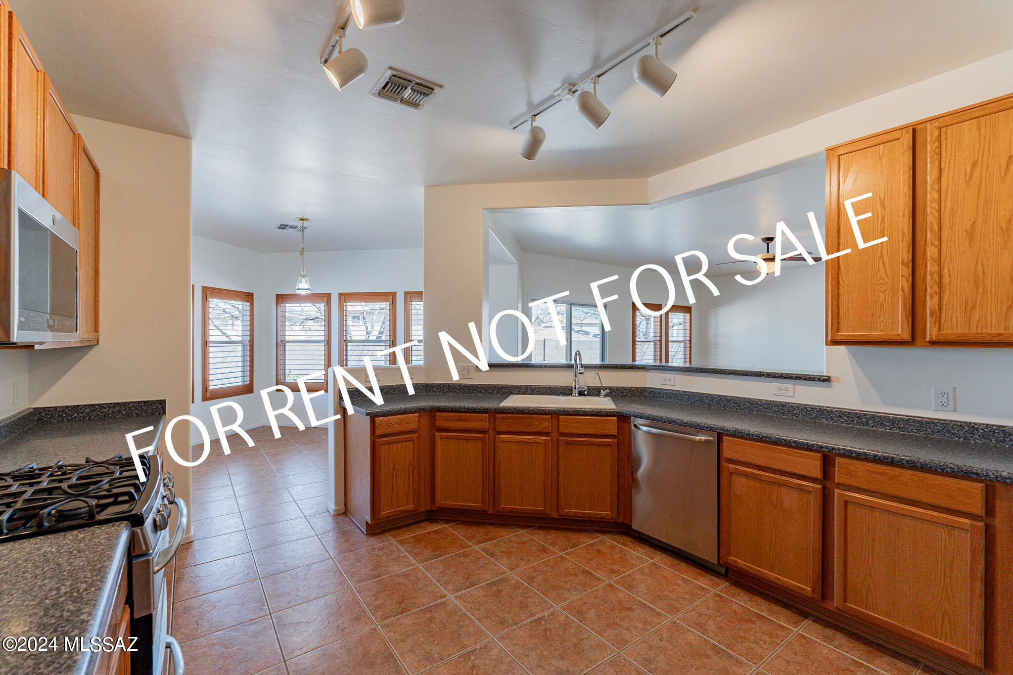 Rancho Del Lago (1031-1133) - Residential Lease