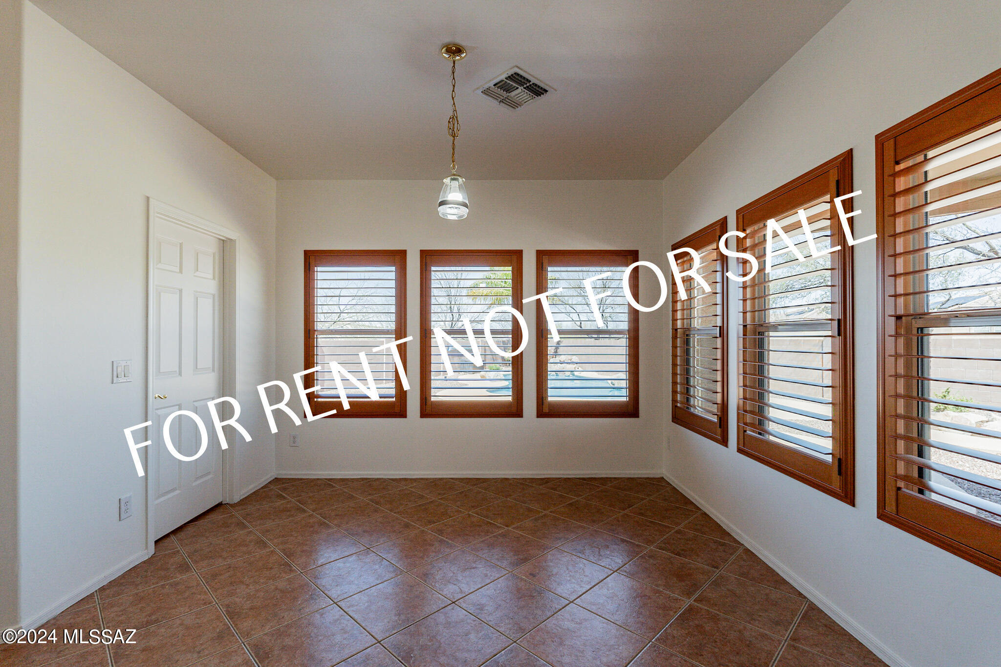 Rancho Del Lago (1031-1133) - Residential Lease
