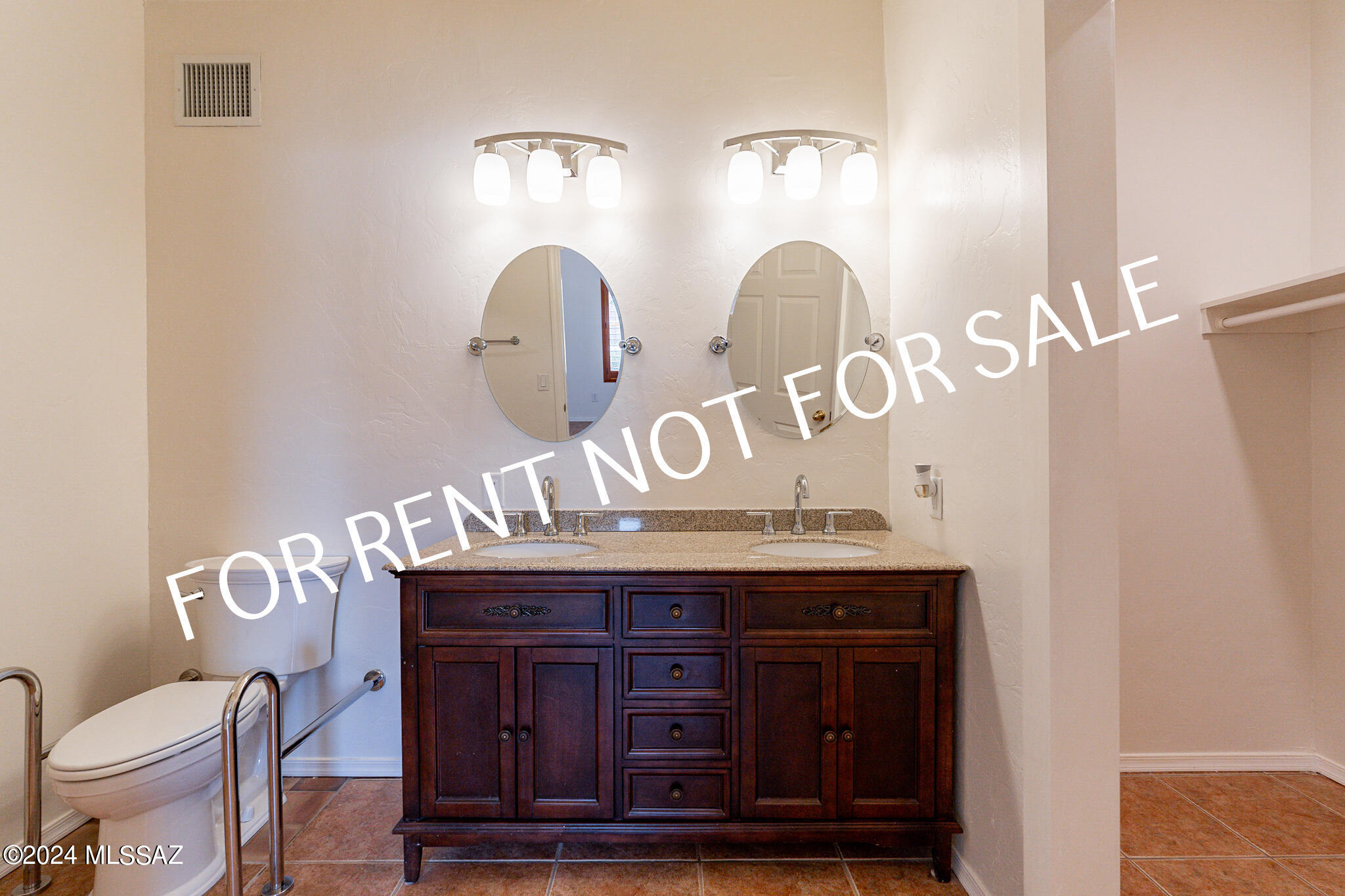 Rancho Del Lago (1031-1133) - Residential Lease