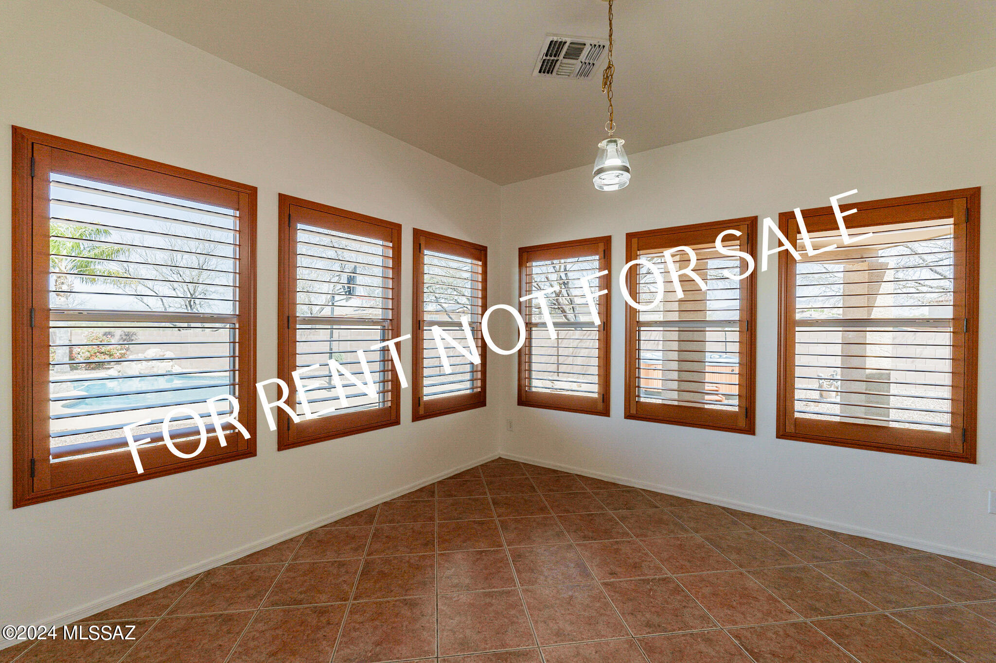 Rancho Del Lago (1031-1133) - Residential Lease
