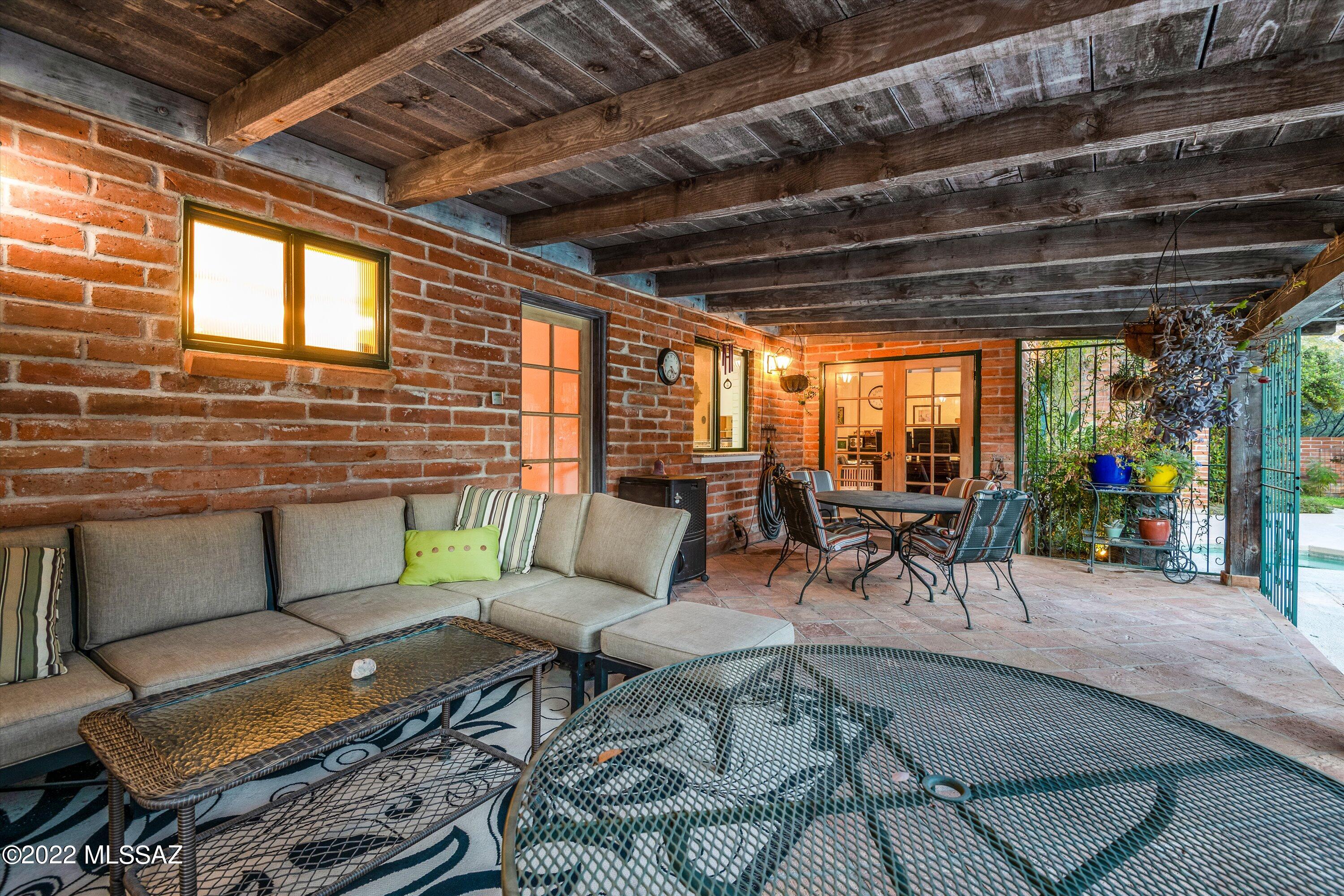 La Cienega (1-17) - Residential