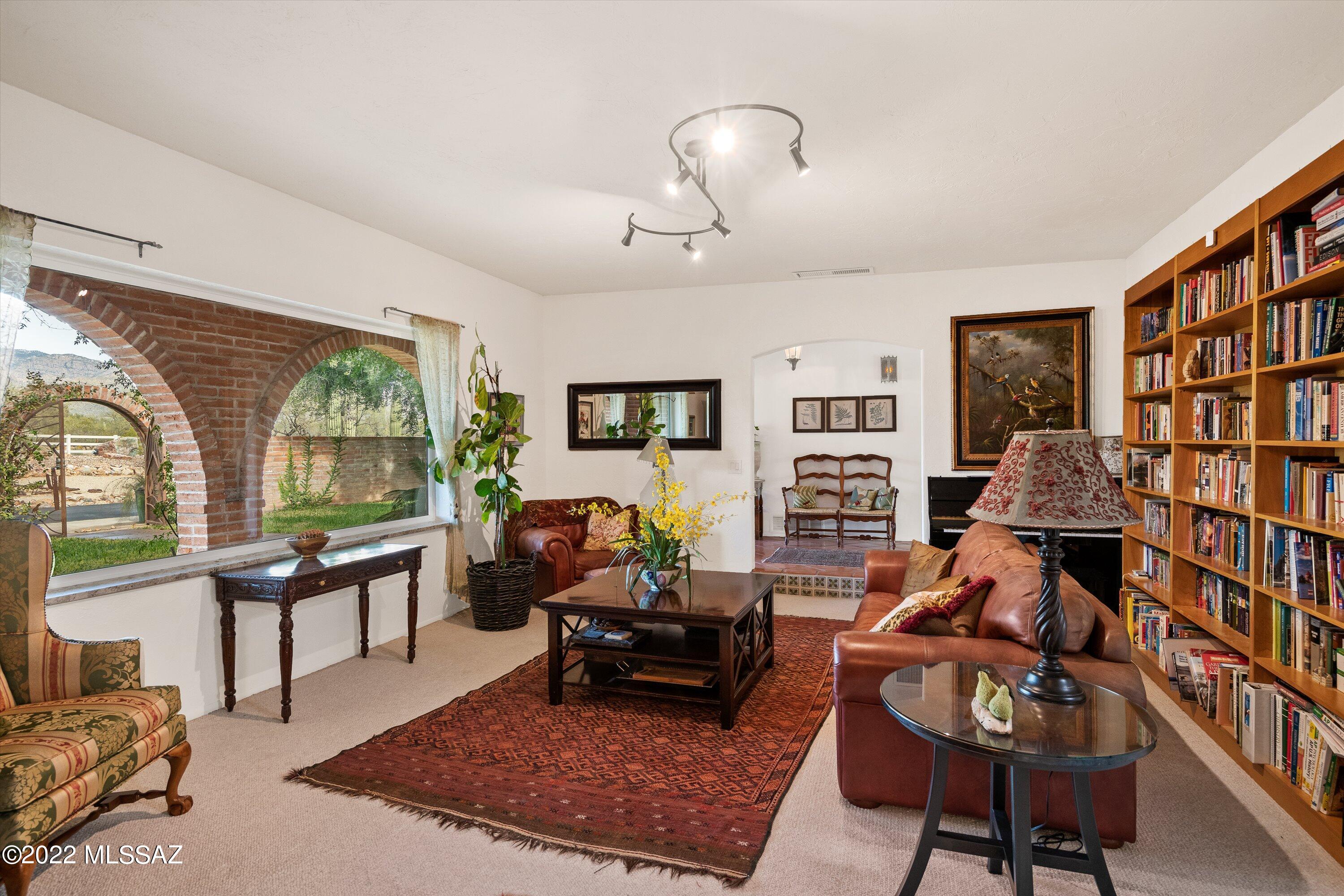 La Cienega (1-17) - Residential