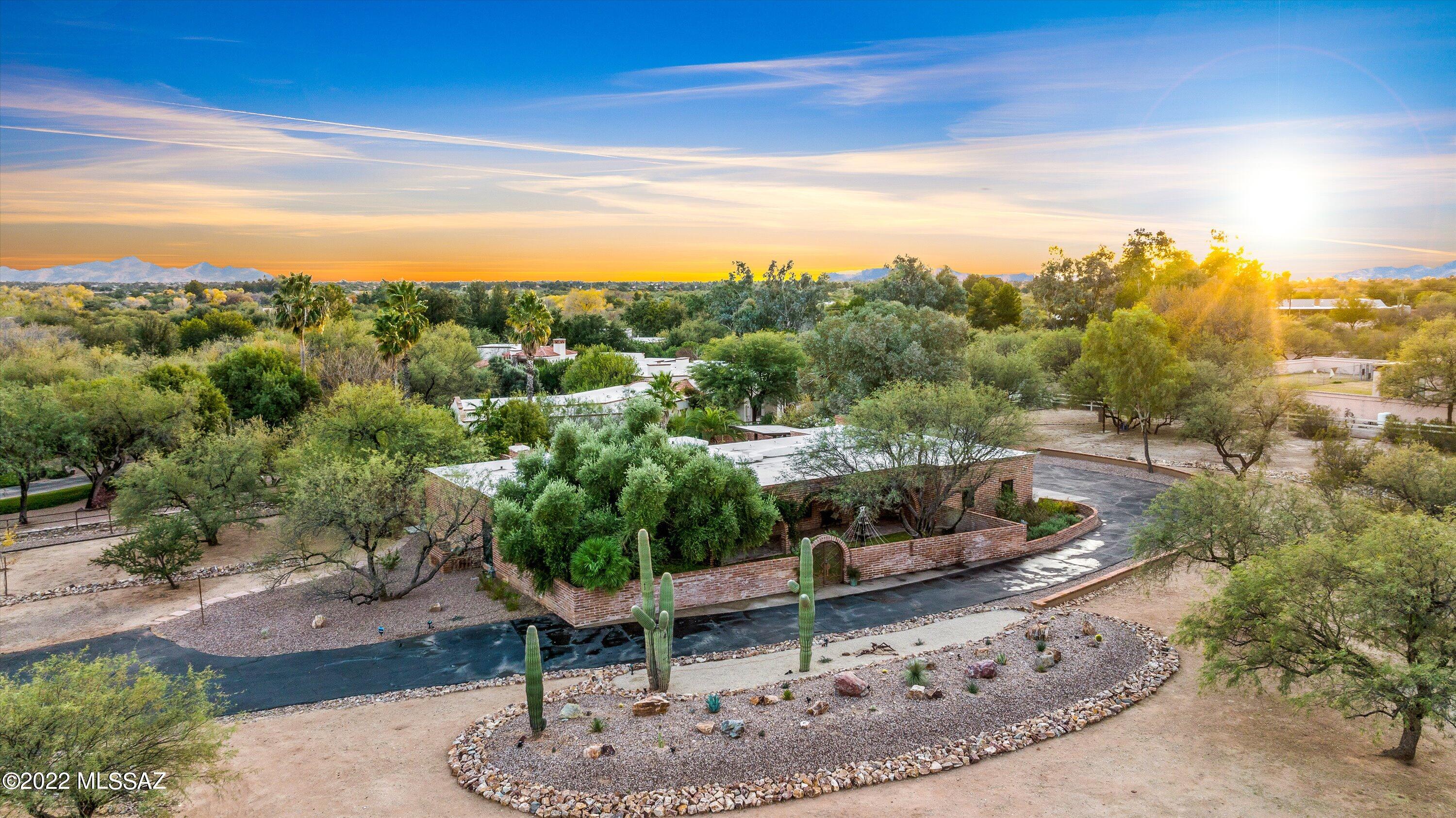 La Cienega (1-17) - Residential