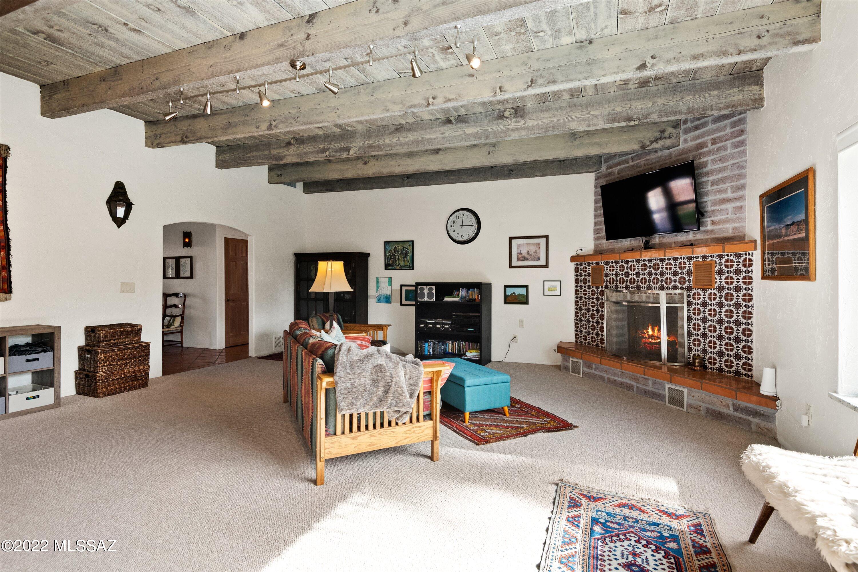 La Cienega (1-17) - Residential