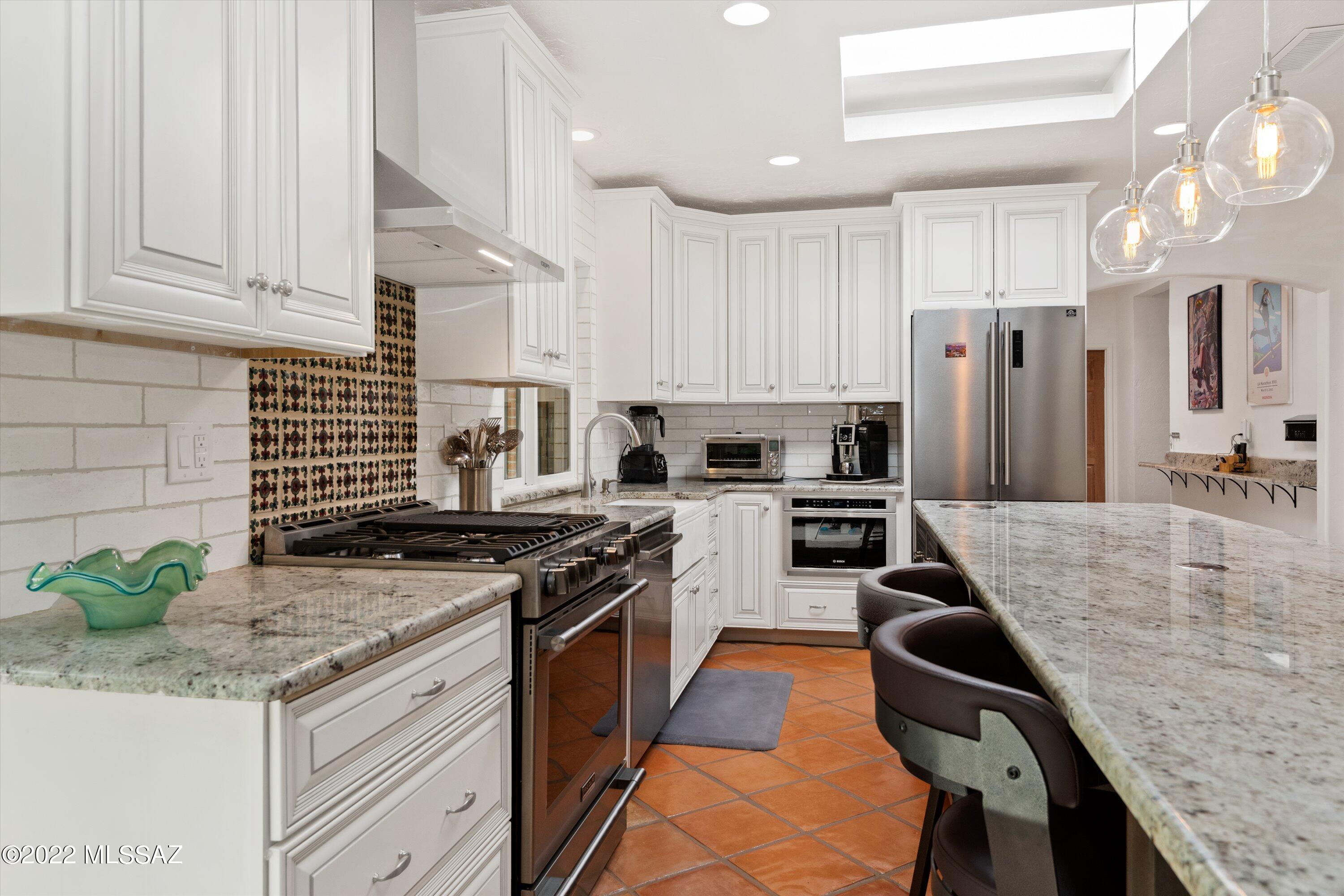 La Cienega (1-17) - Residential