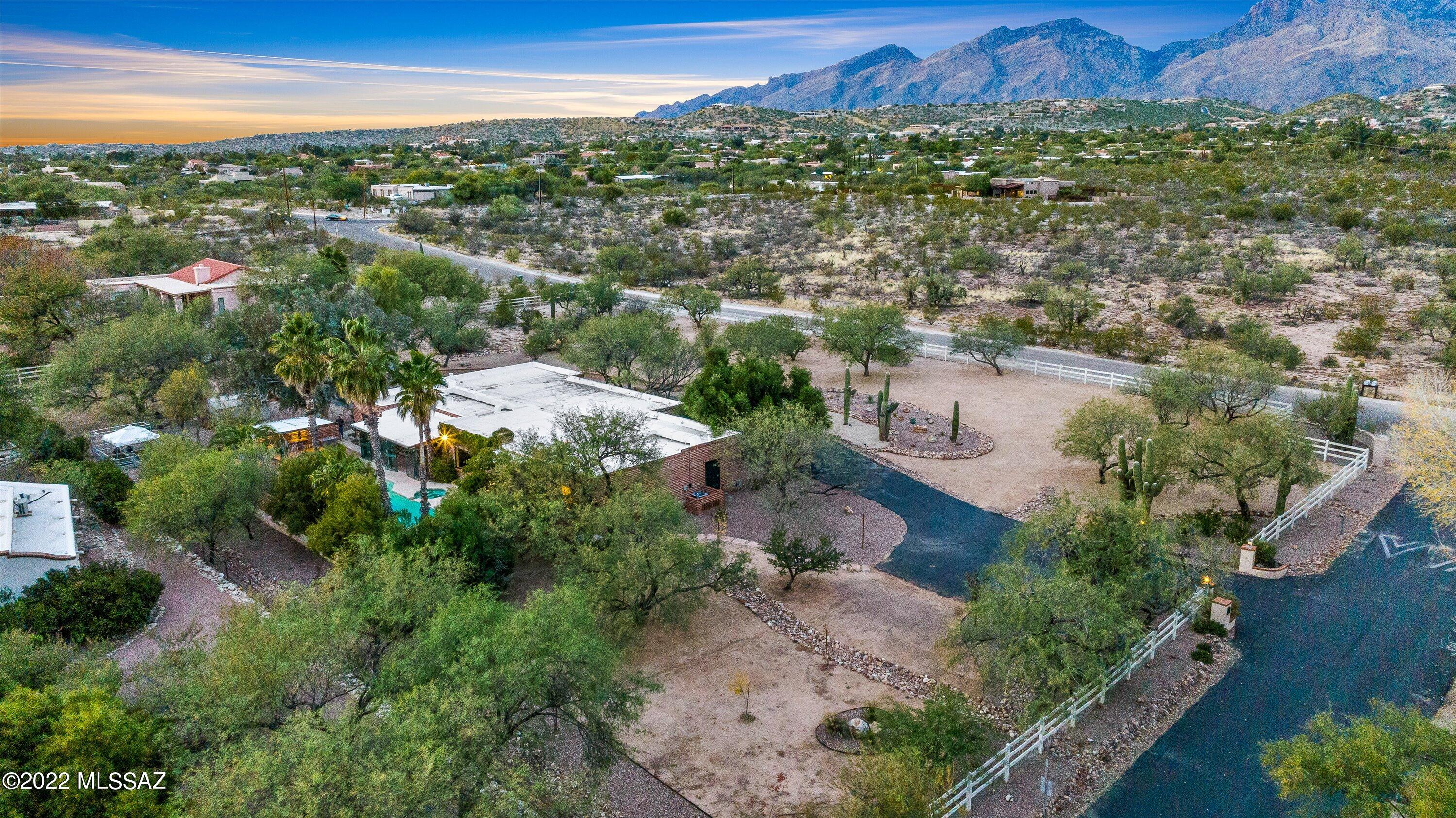 La Cienega (1-17) - Residential
