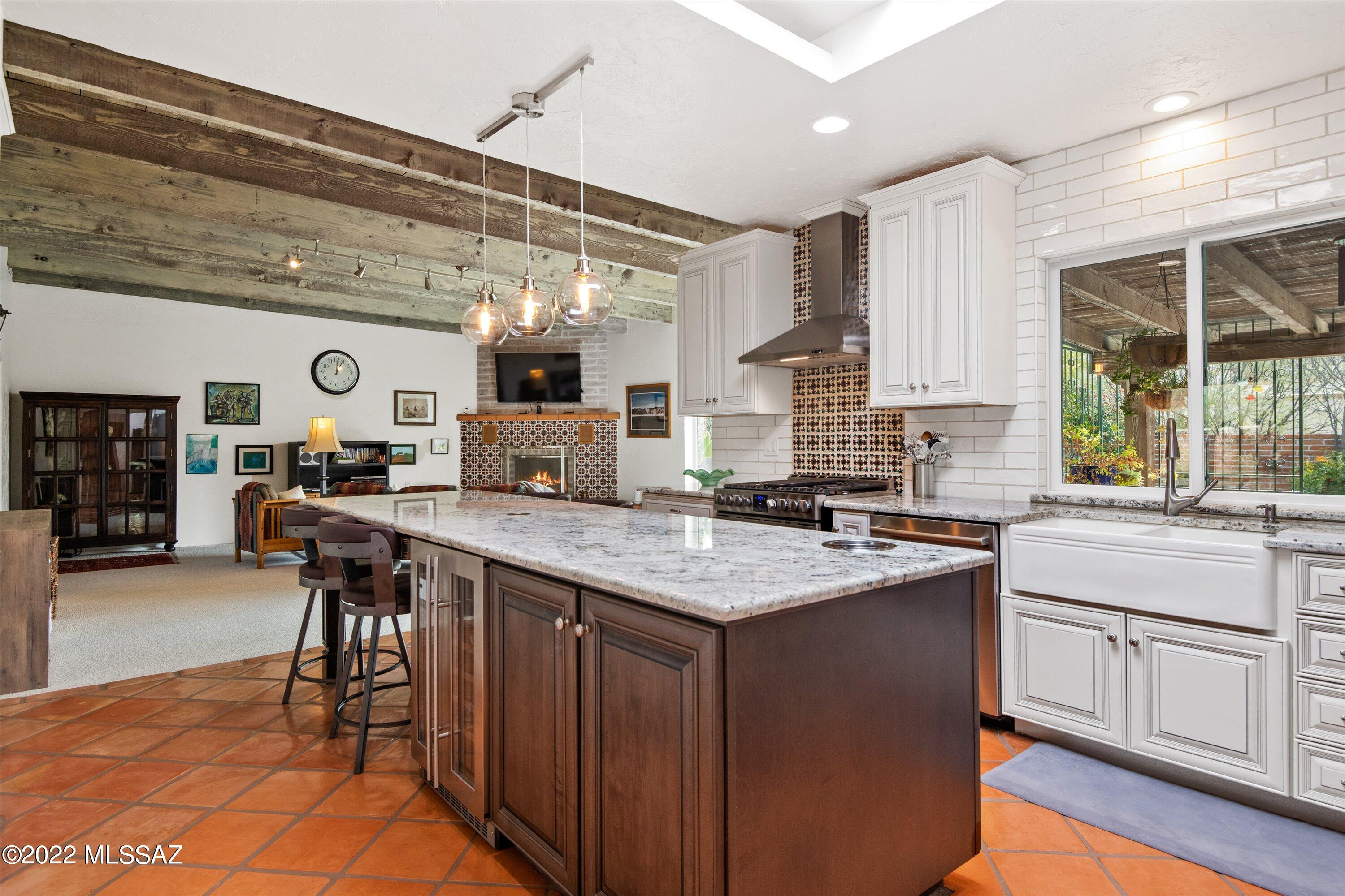 La Cienega (1-17) - Residential
