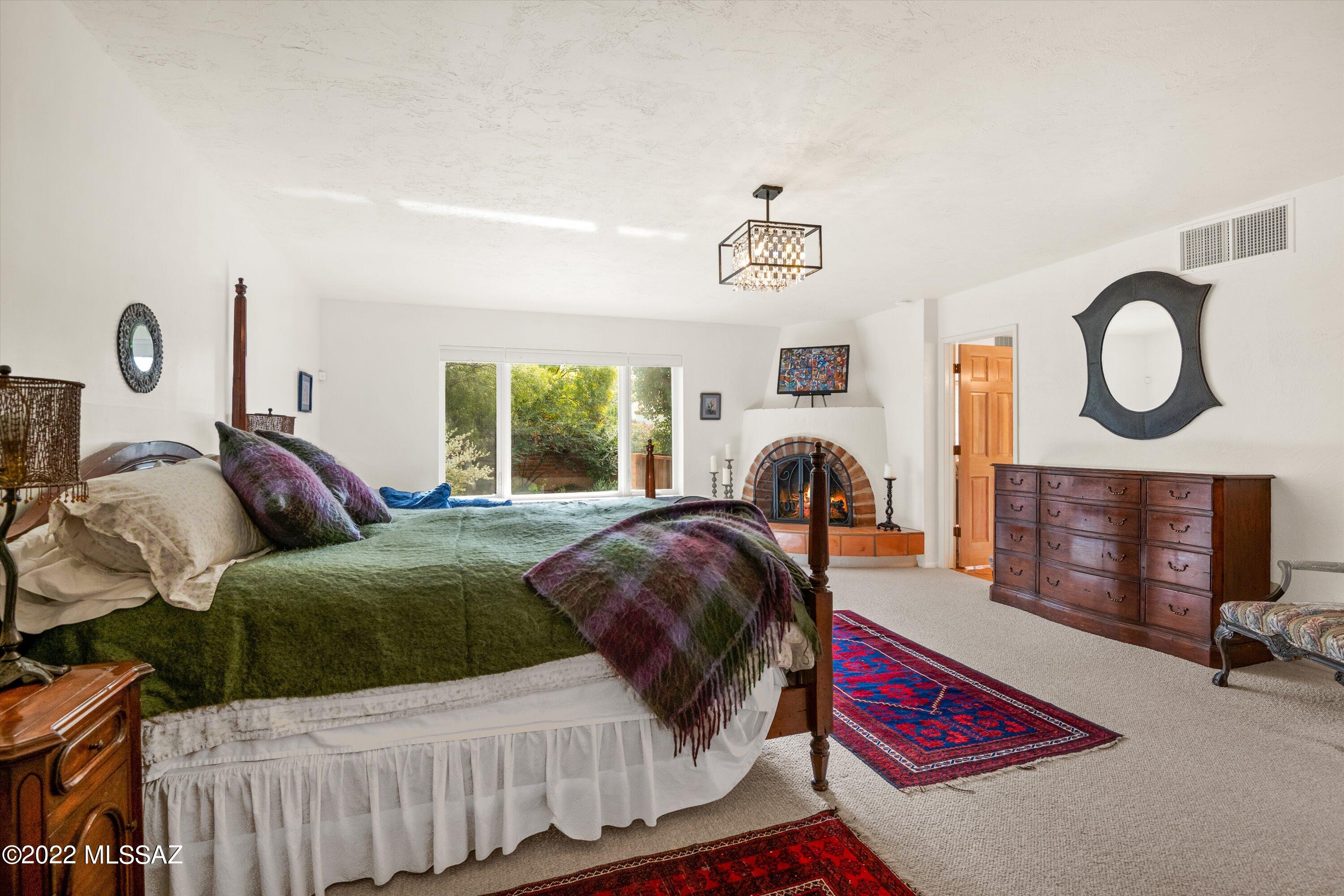 La Cienega (1-17) - Residential