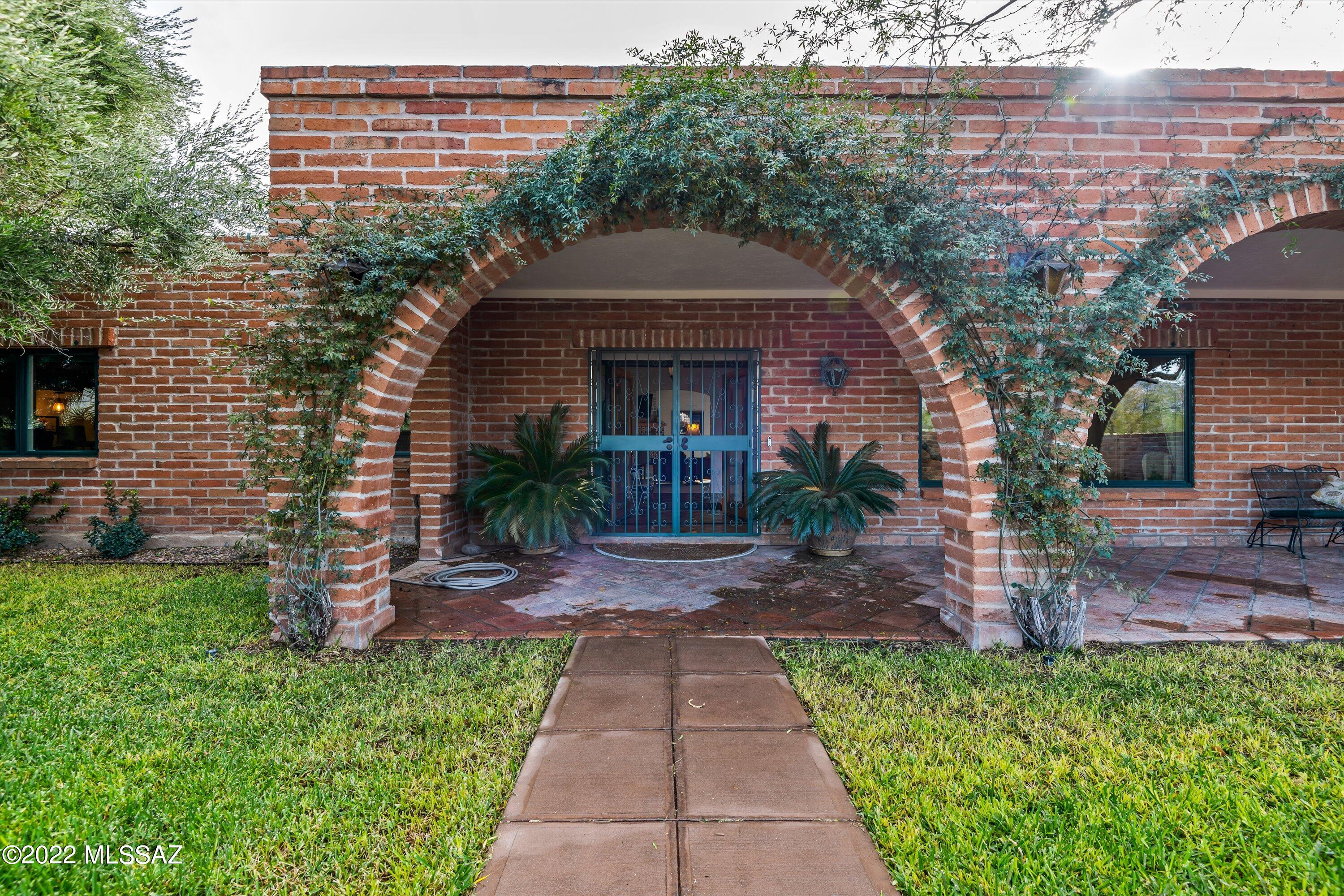La Cienega (1-17) - Residential