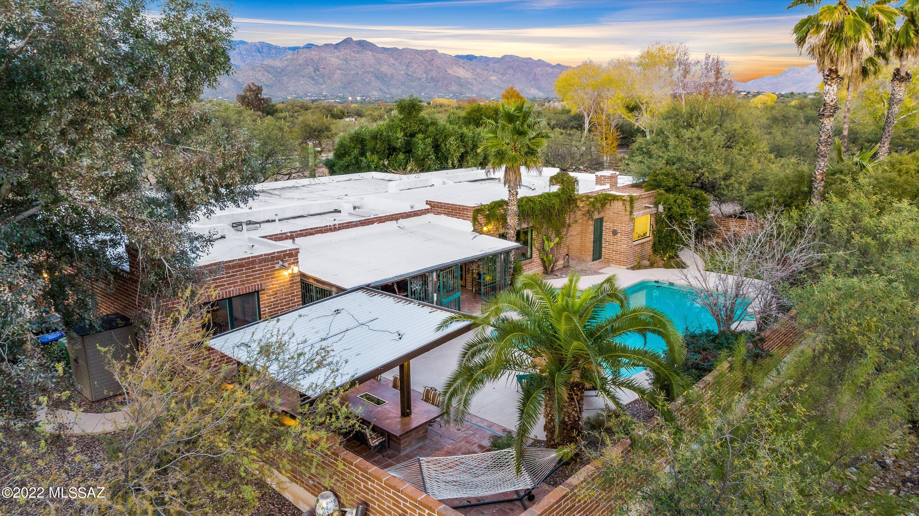 La Cienega (1-17) - Residential