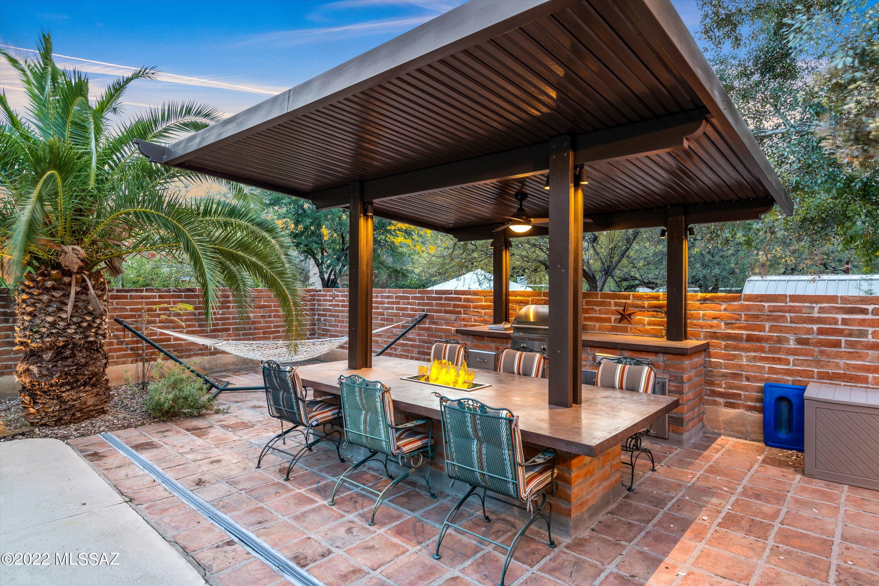 La Cienega (1-17) - Residential