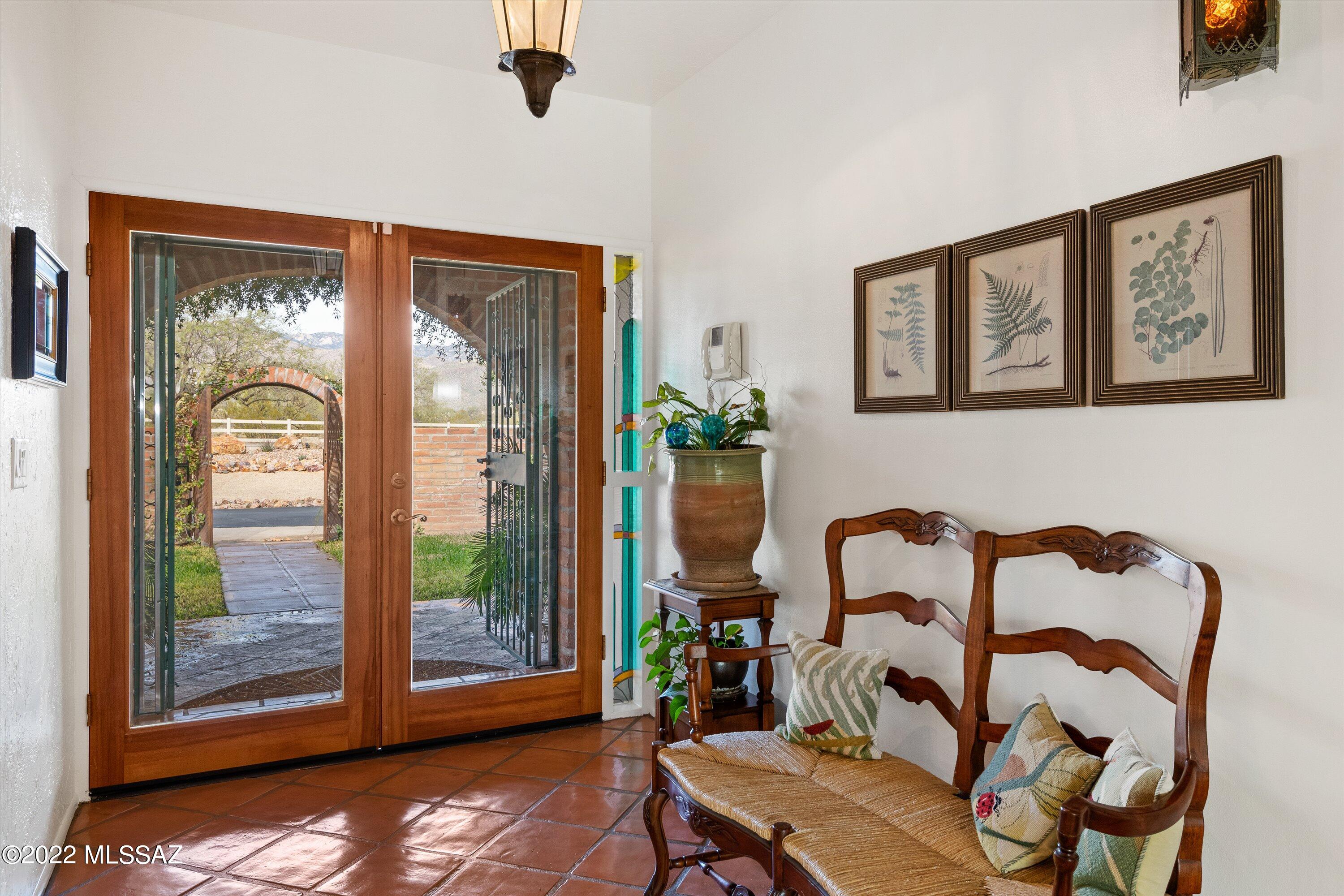 La Cienega (1-17) - Residential