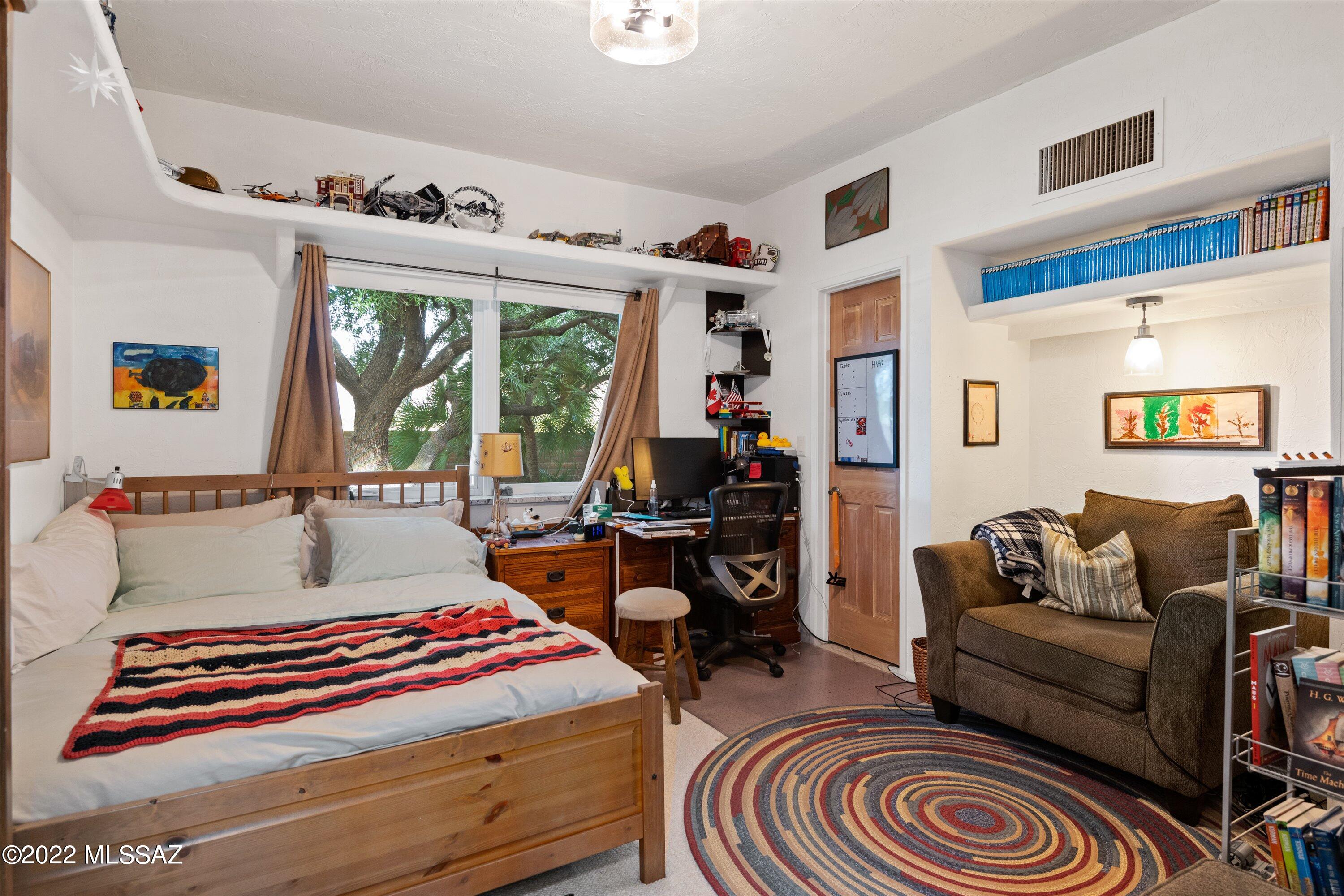 La Cienega (1-17) - Residential