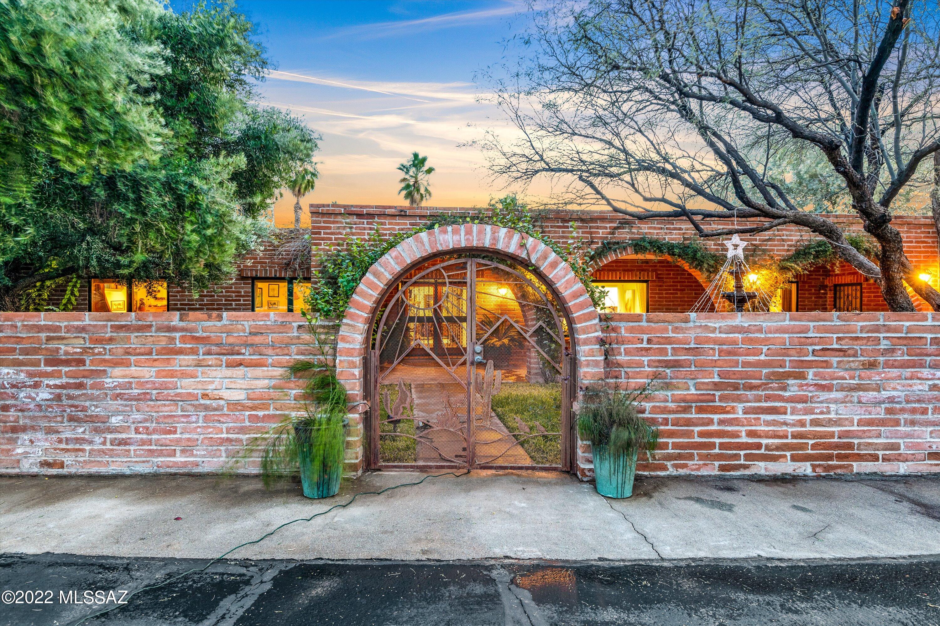 La Cienega (1-17) - Residential