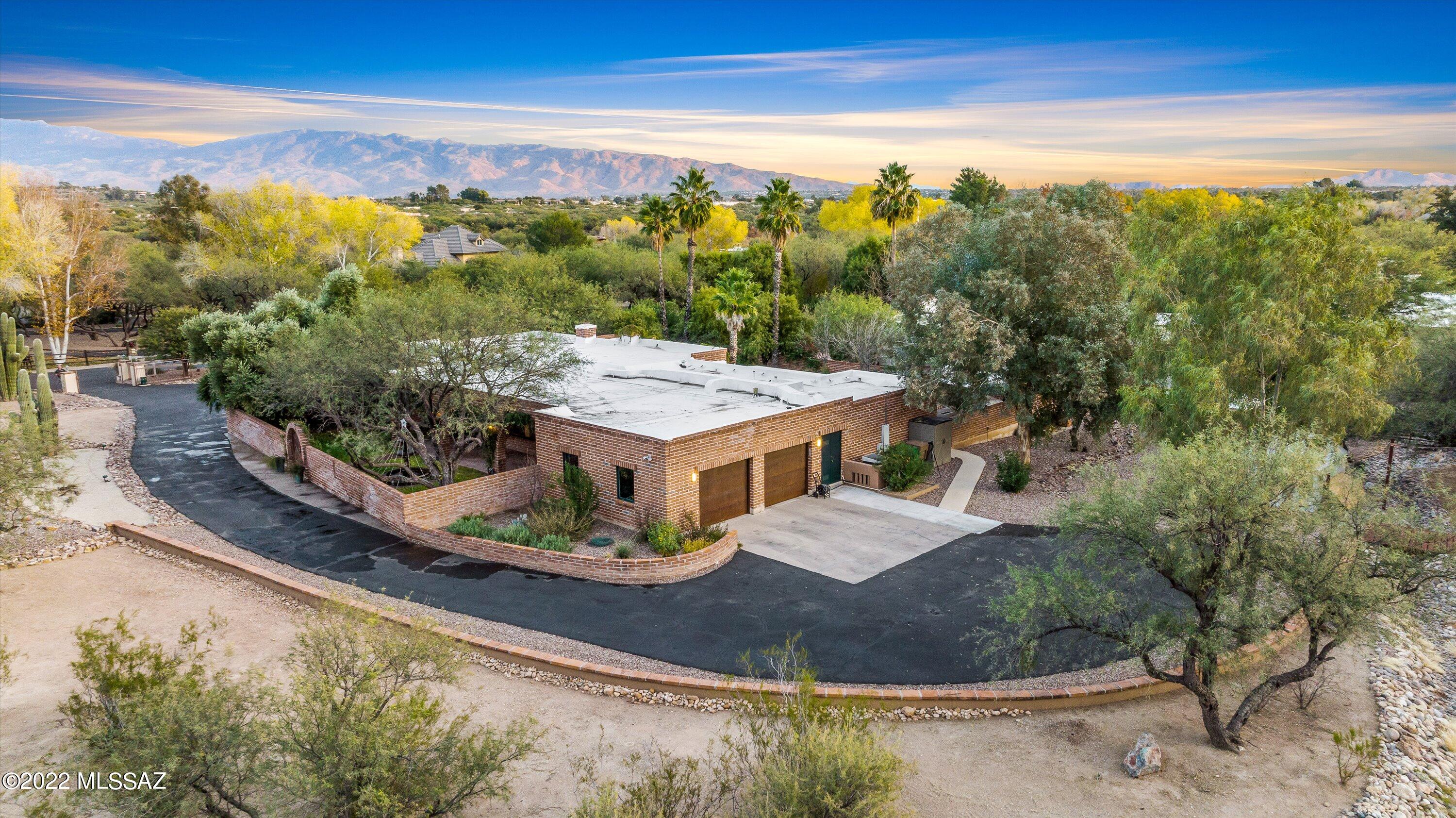 La Cienega (1-17) - Residential