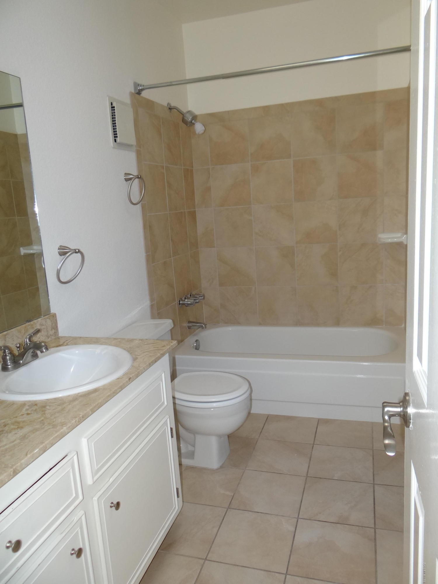 Las Casas Bellas Condo (1-44) - Residential Lease