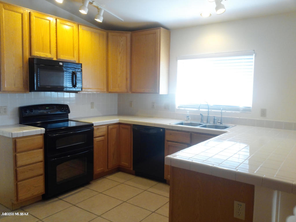 Rancho Escondido(1-198) - Residential Lease