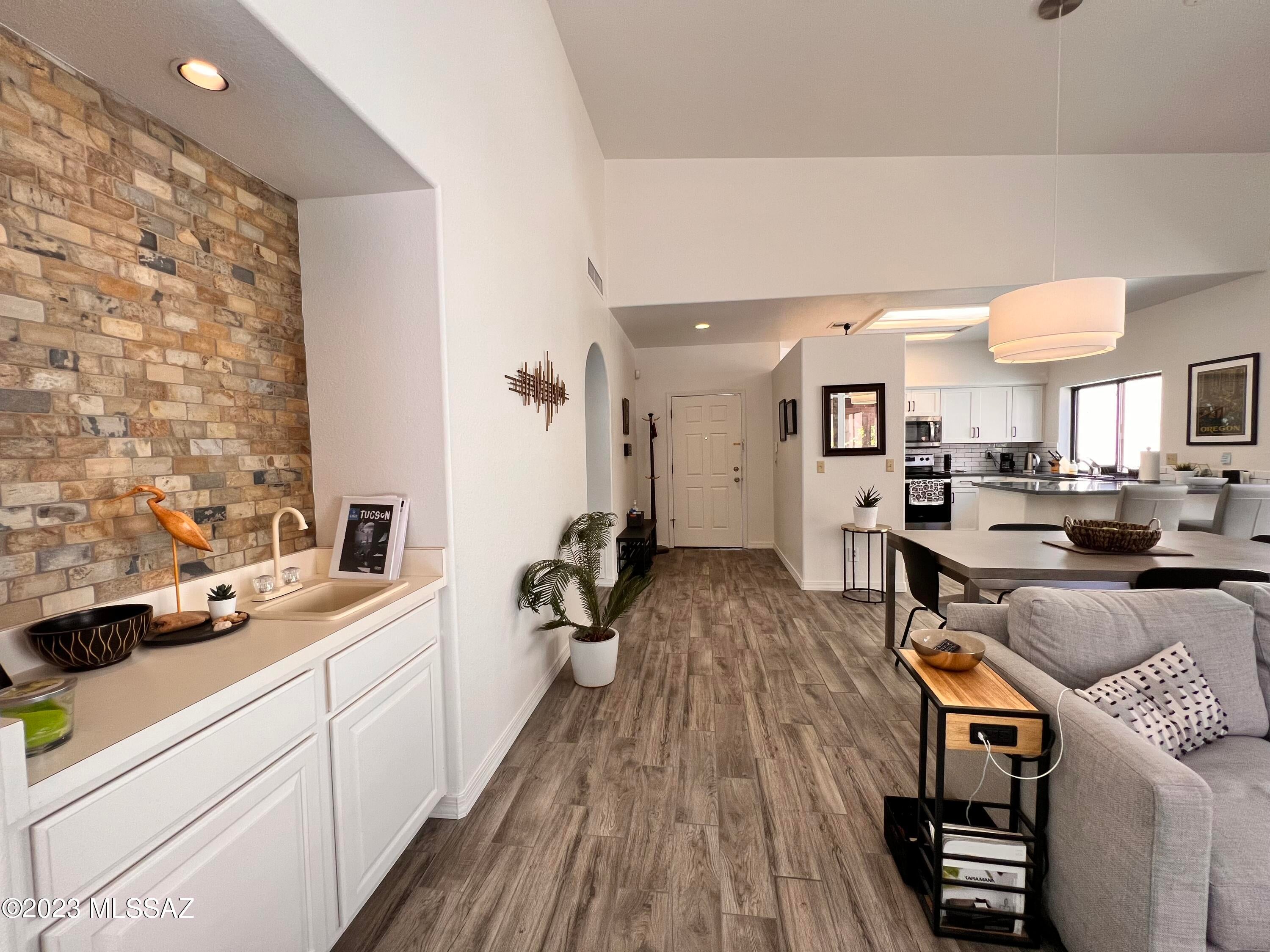 Ridge 4 (1-51) - Residential Lease