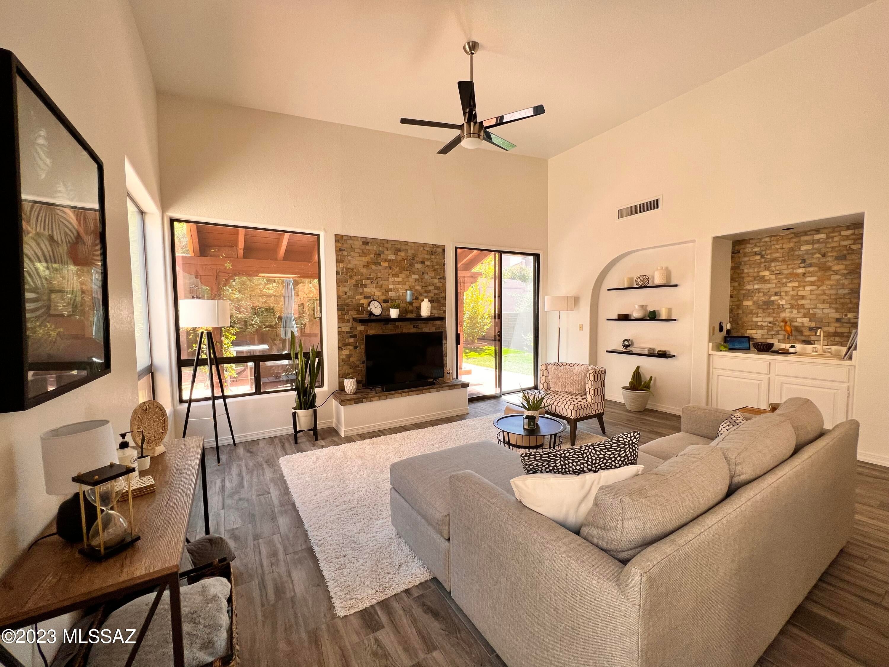 Ridge 4 (1-51) - Residential Lease