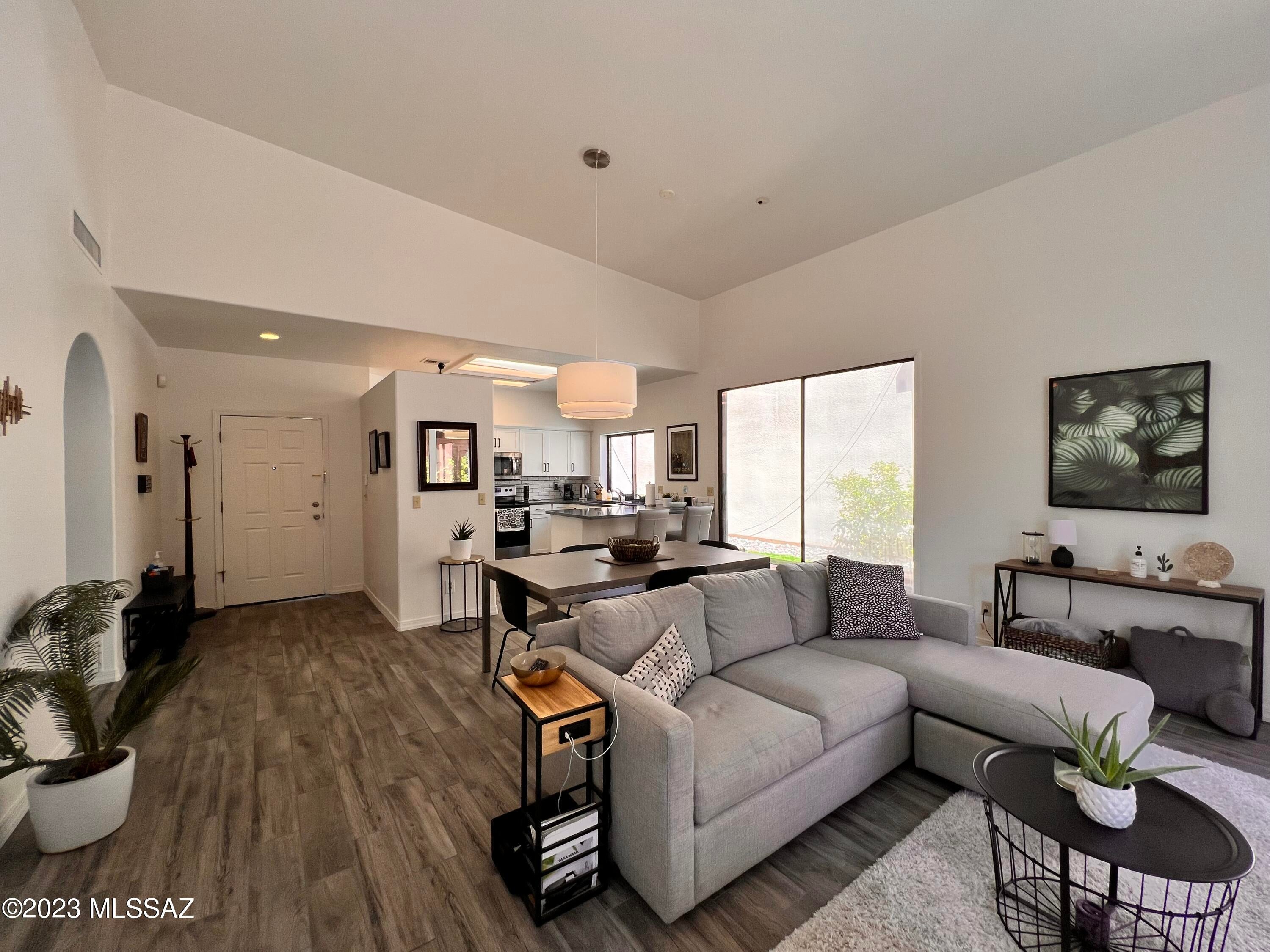Ridge 4 (1-51) - Residential Lease