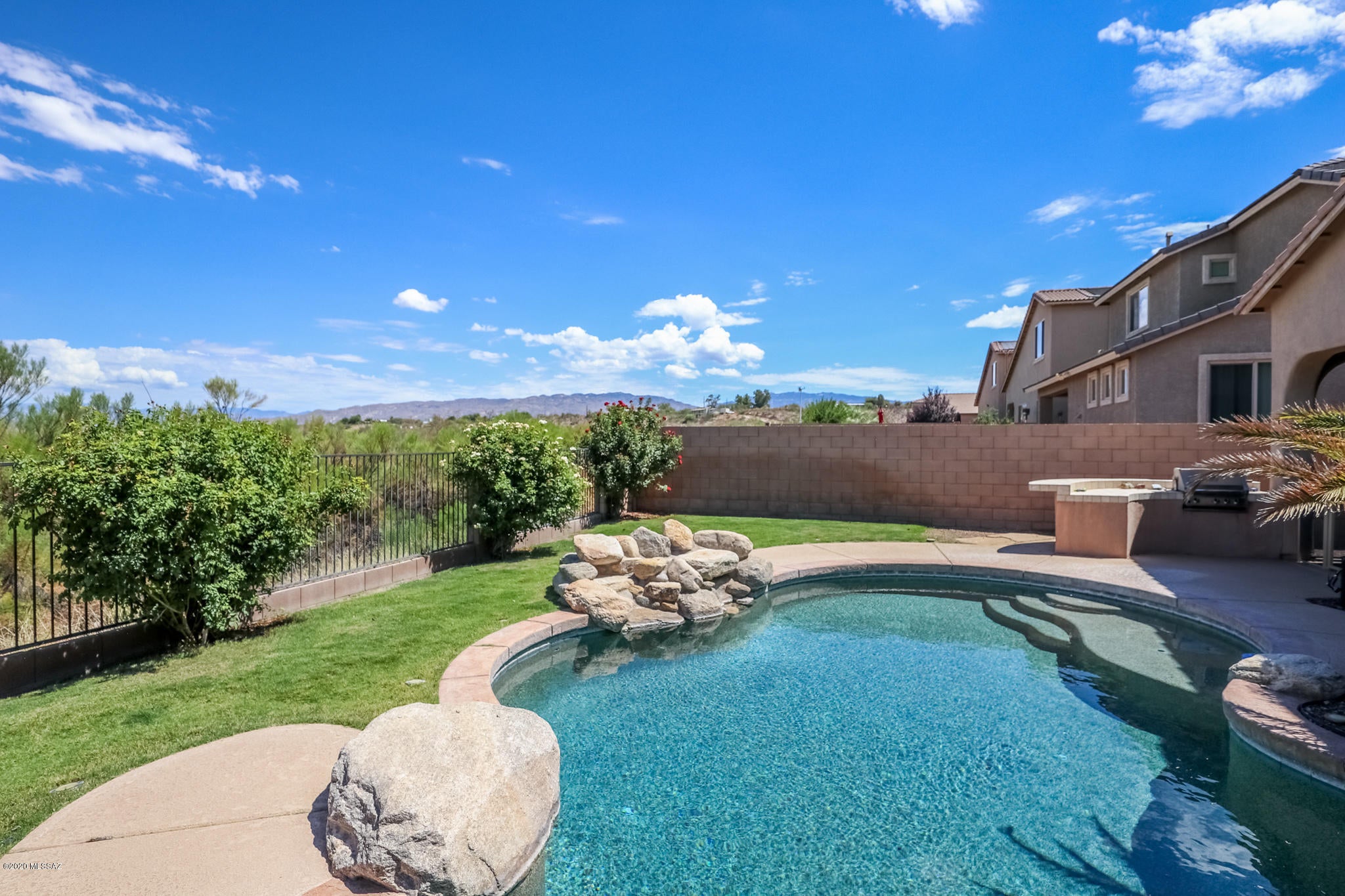Rancho Del Lago (1-100) - Residential Lease