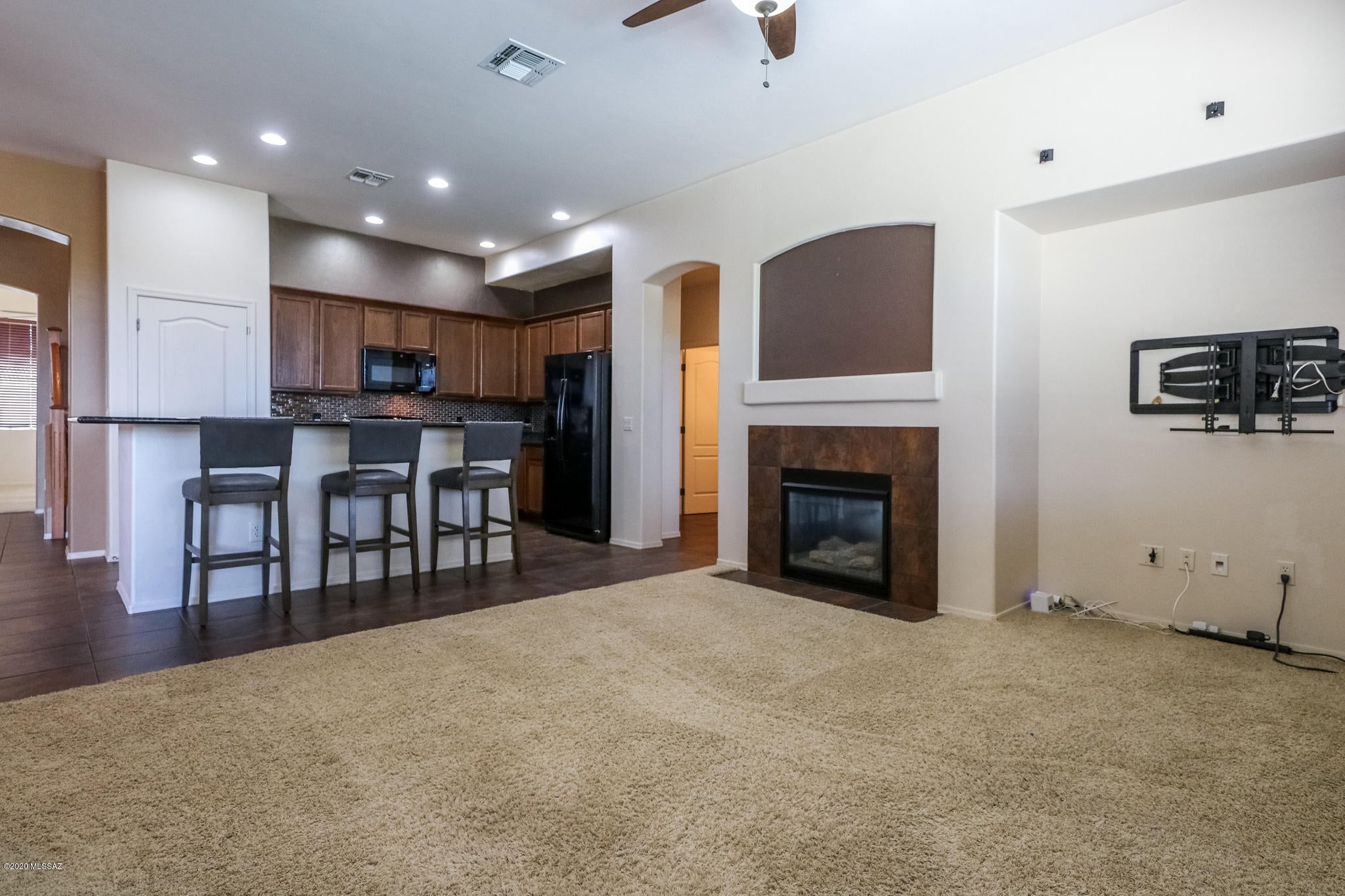 Rancho Del Lago (1-100) - Residential Lease