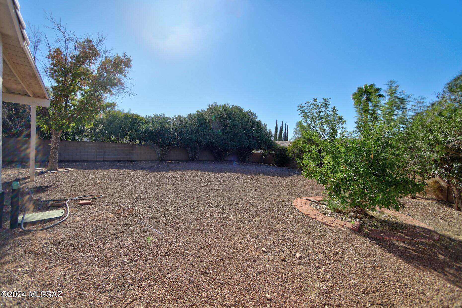 Hacienda Del Oro (1-879) - Residential Lease
