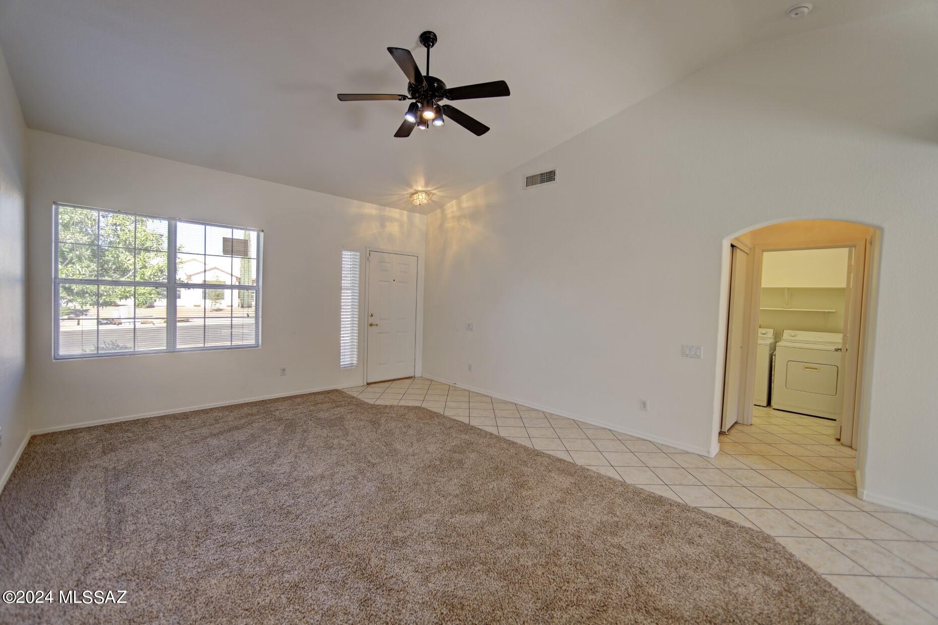 Hacienda Del Oro (1-879) - Residential Lease