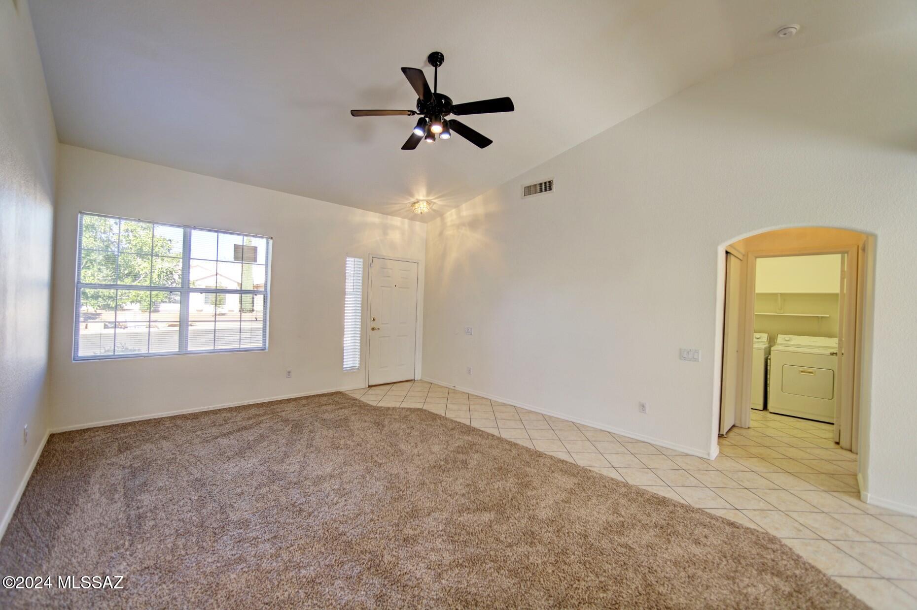 Hacienda Del Oro (1-879) - Residential Lease