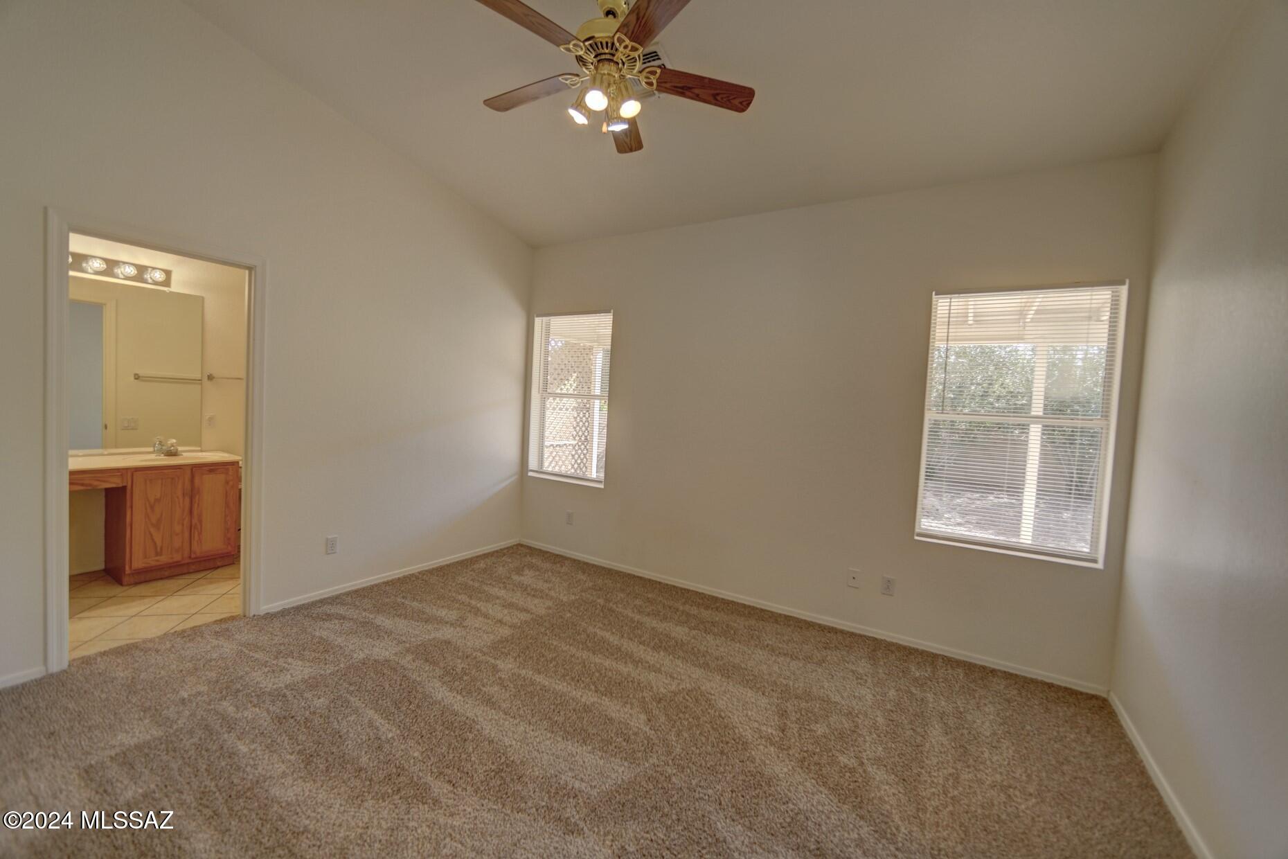 Hacienda Del Oro (1-879) - Residential Lease