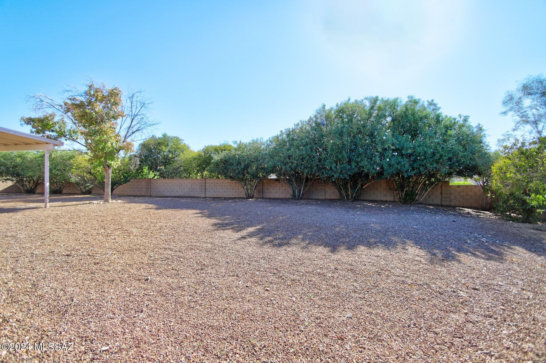 Hacienda Del Oro (1-879) - Residential Lease