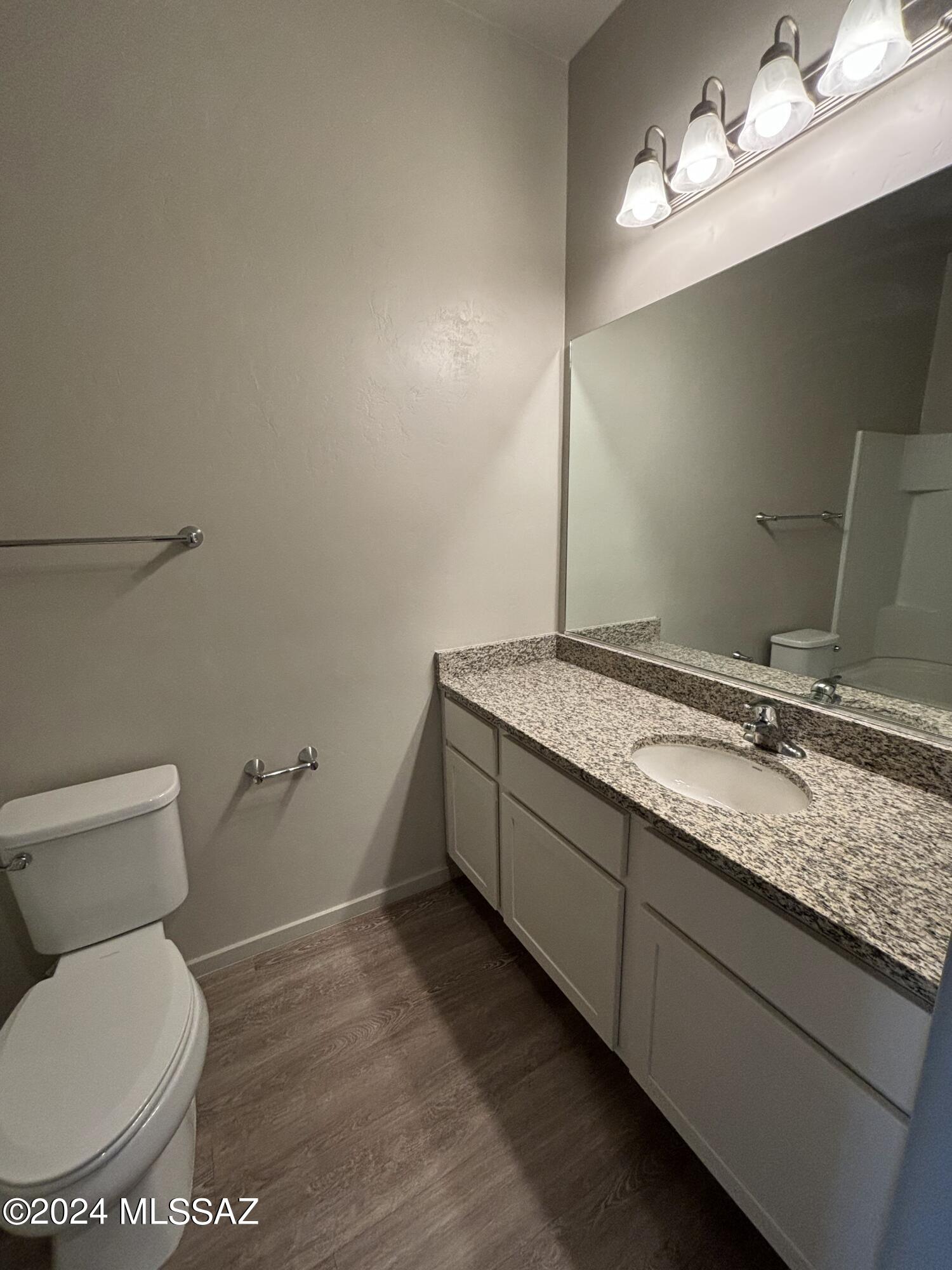 Camino Modern SQ20180120608 - Residential Lease