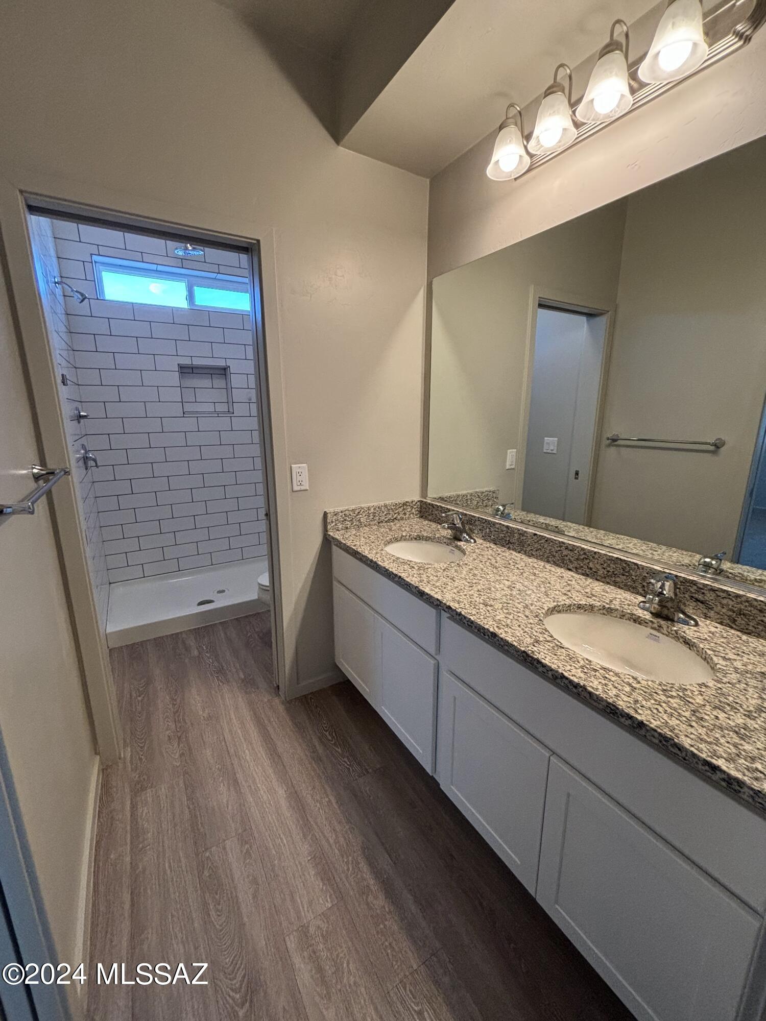 Camino Modern SQ20180120608 - Residential Lease
