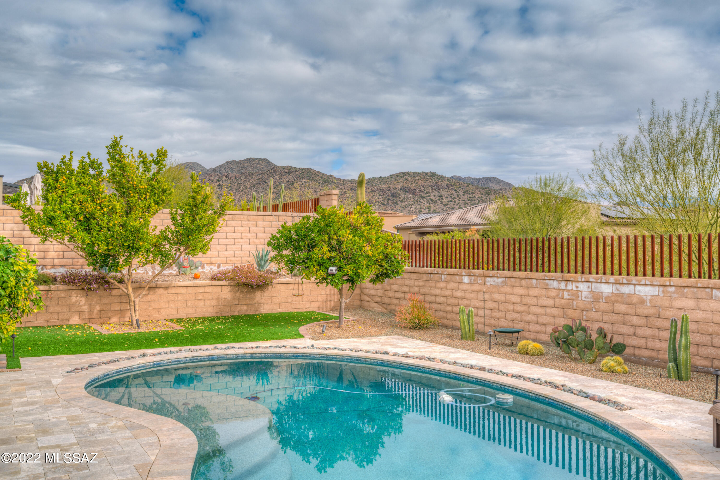 Los Saguaros At Dove Mountain SQ20121640199 - Residential
