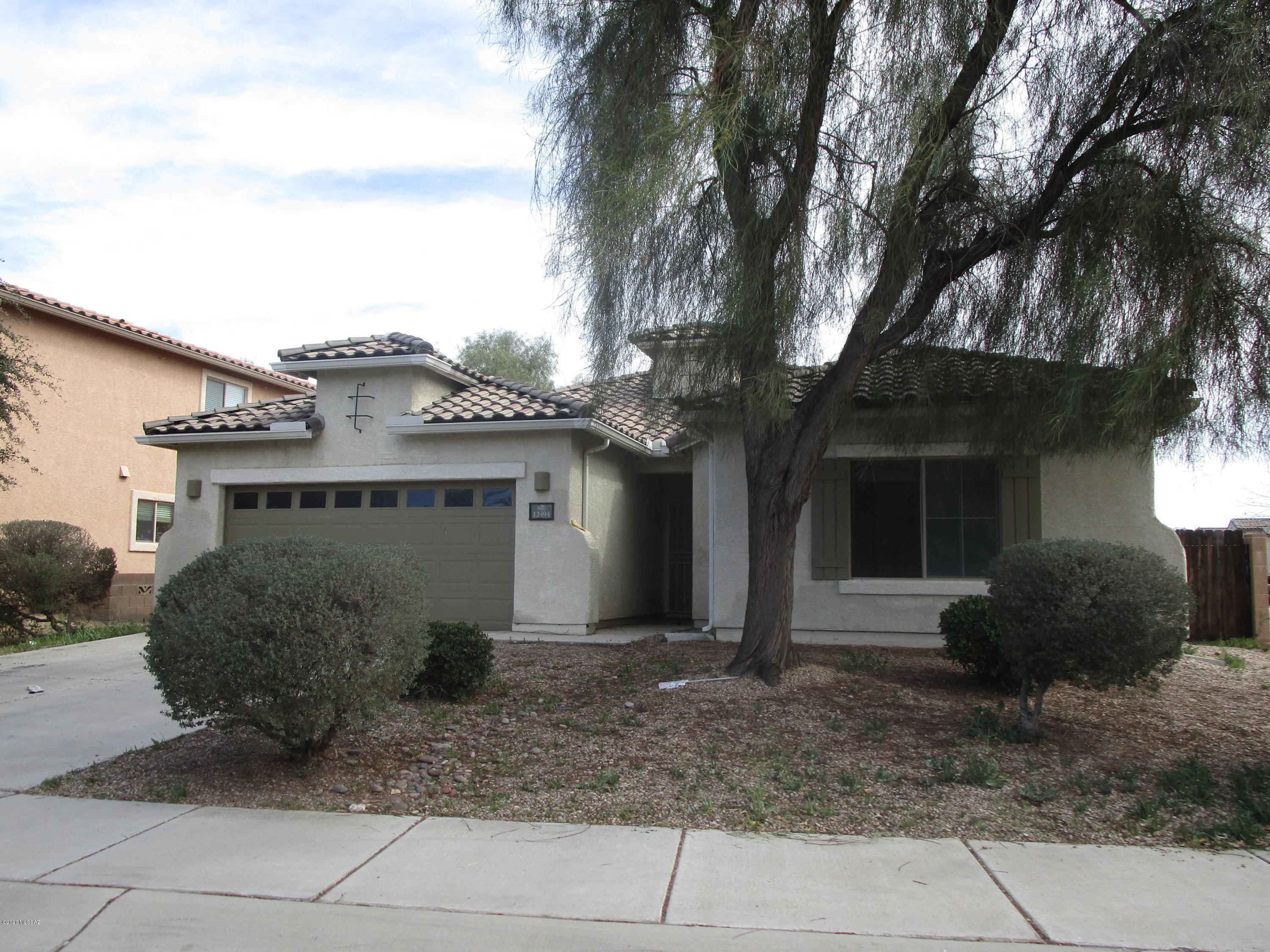 Great fix up opportunity!!  Single story 4 bedroom split plan home with great room and formal dining. 18'' ceramic tile. Swimming pool and 3 car tandem garage.  Corner lot. House being sold AS-IS, WHERE-IS.  No repairs to be done by seller.  Buyers to conduct all inspections.  Cash or conventional financing only.  No FHA or VA.