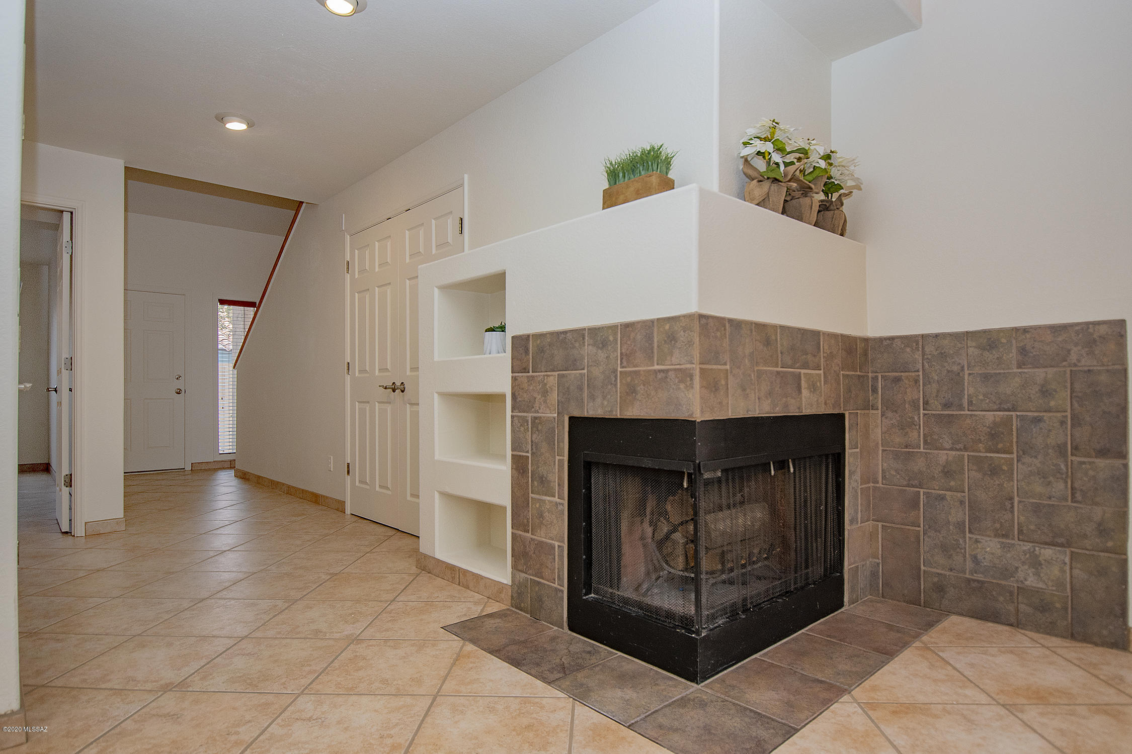 Ventana De Sabino Townhomes - Residential