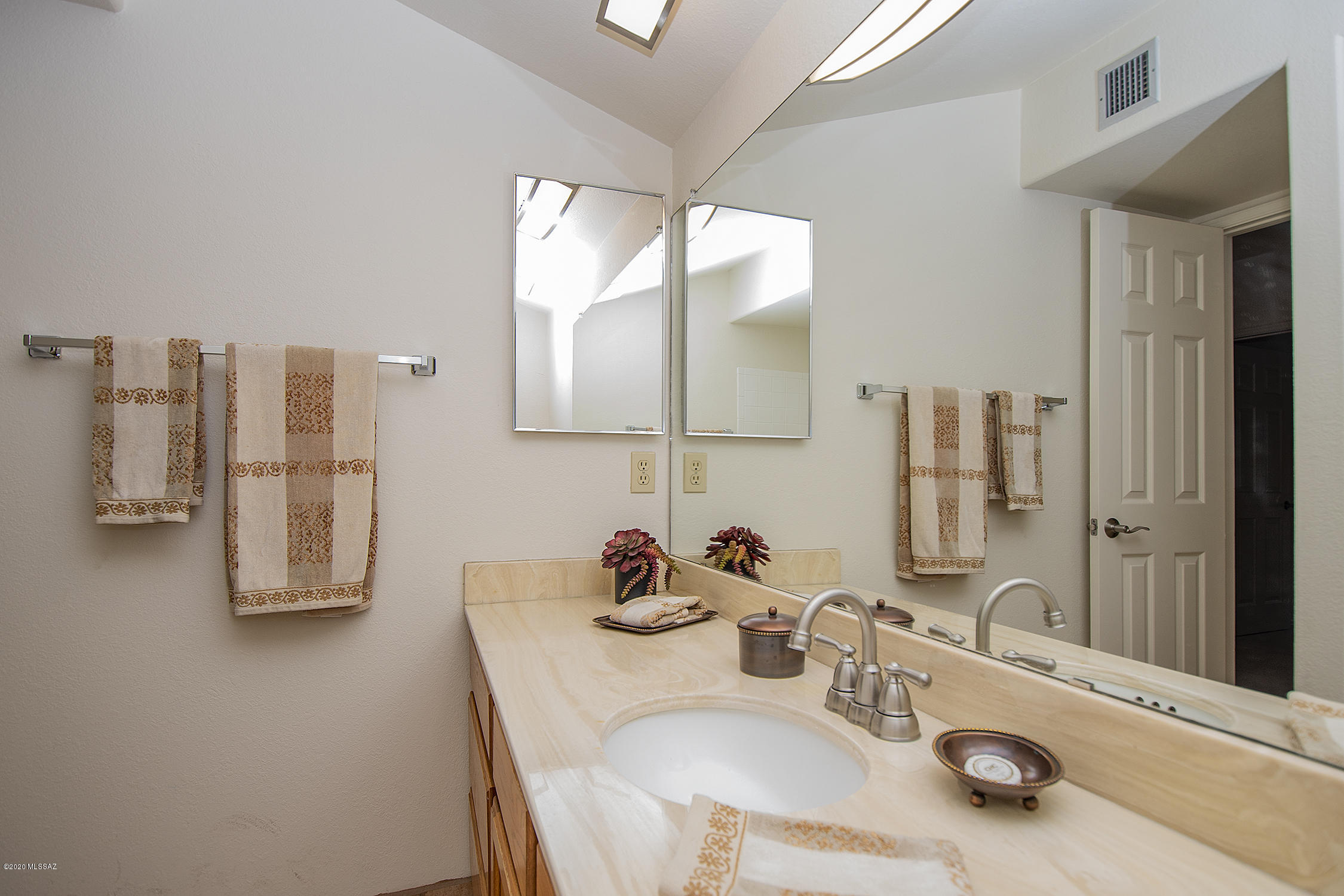 Ventana De Sabino Townhomes - Residential