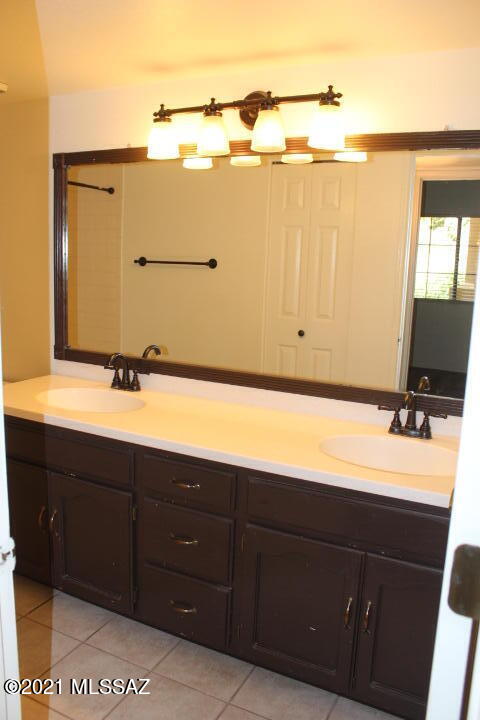 Casitas Real Condos. - Residential