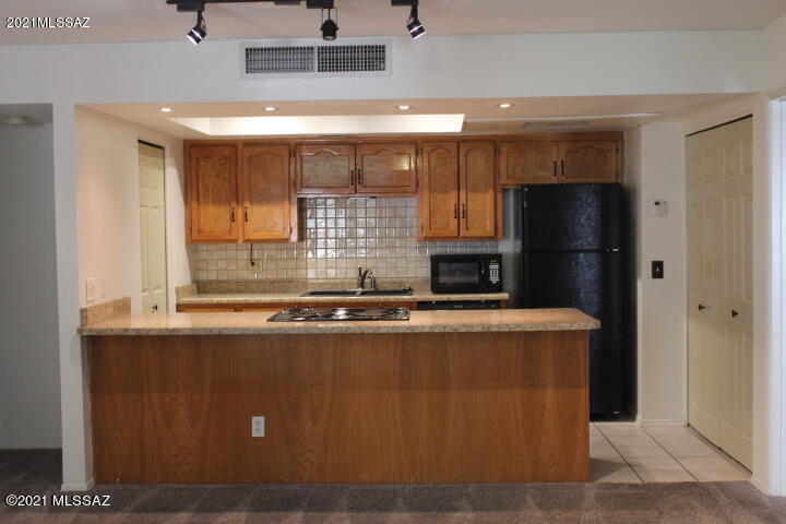 Casitas Real Condos. - Residential