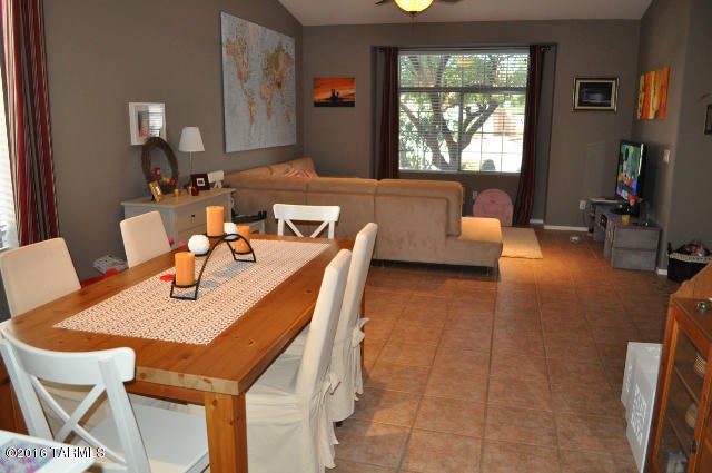 Las Lindas(1-76) - Residential Lease
