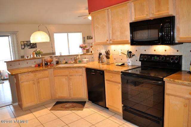 Las Lindas(1-76) - Residential Lease