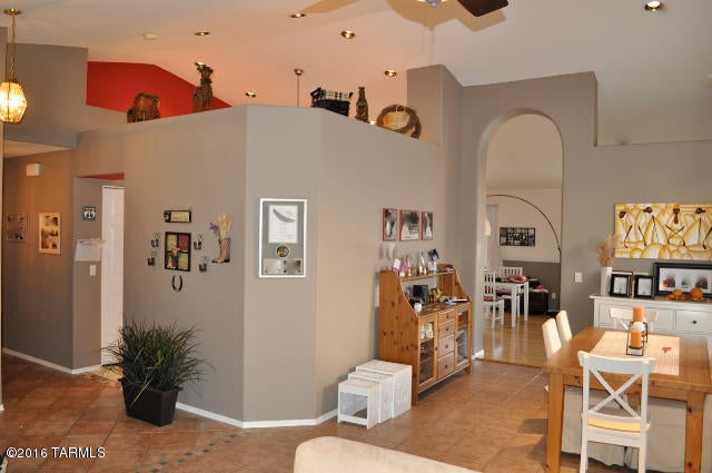 Las Lindas(1-76) - Residential Lease