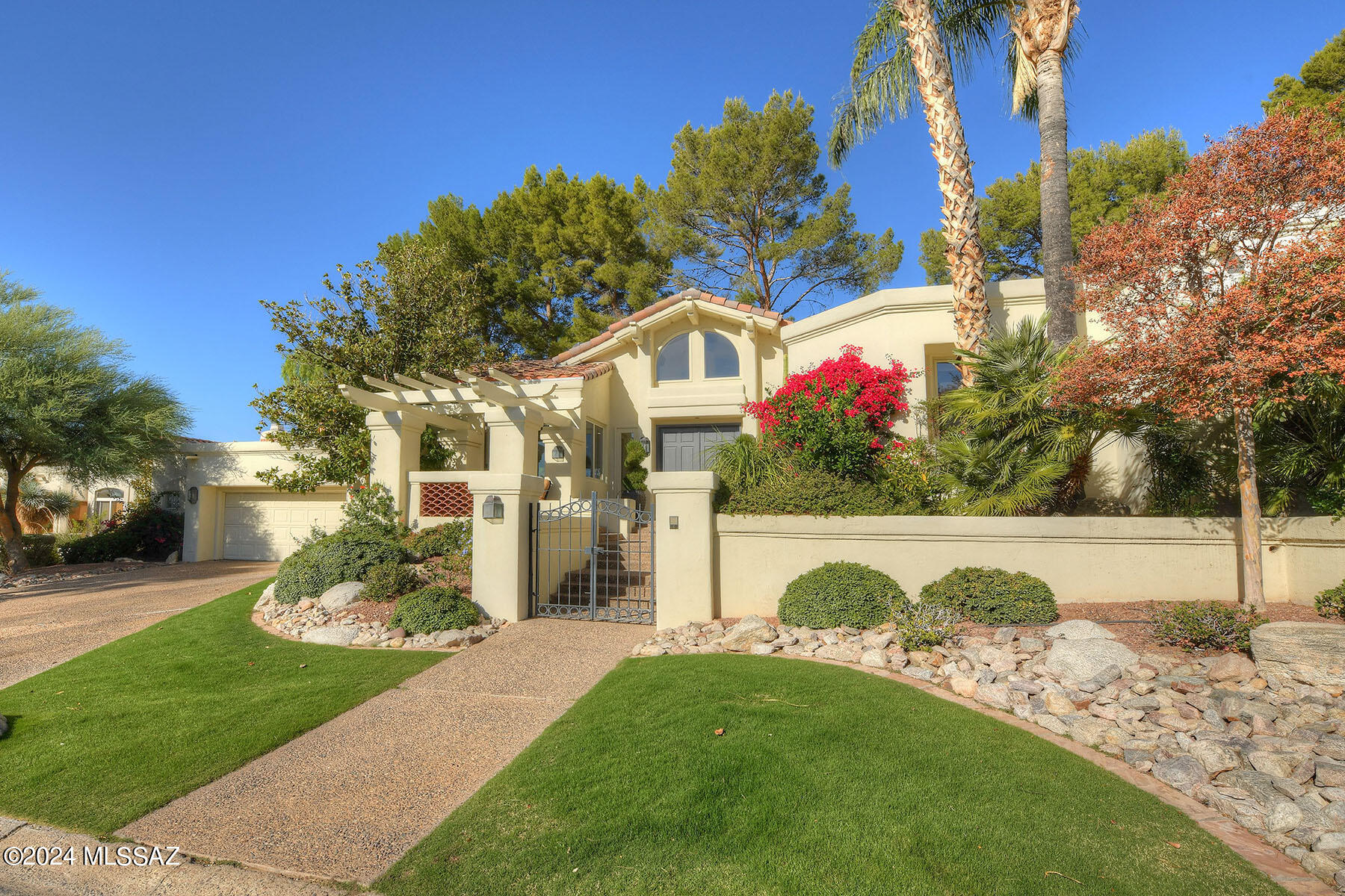 El Diamante Townhomes (1-15) - Residential