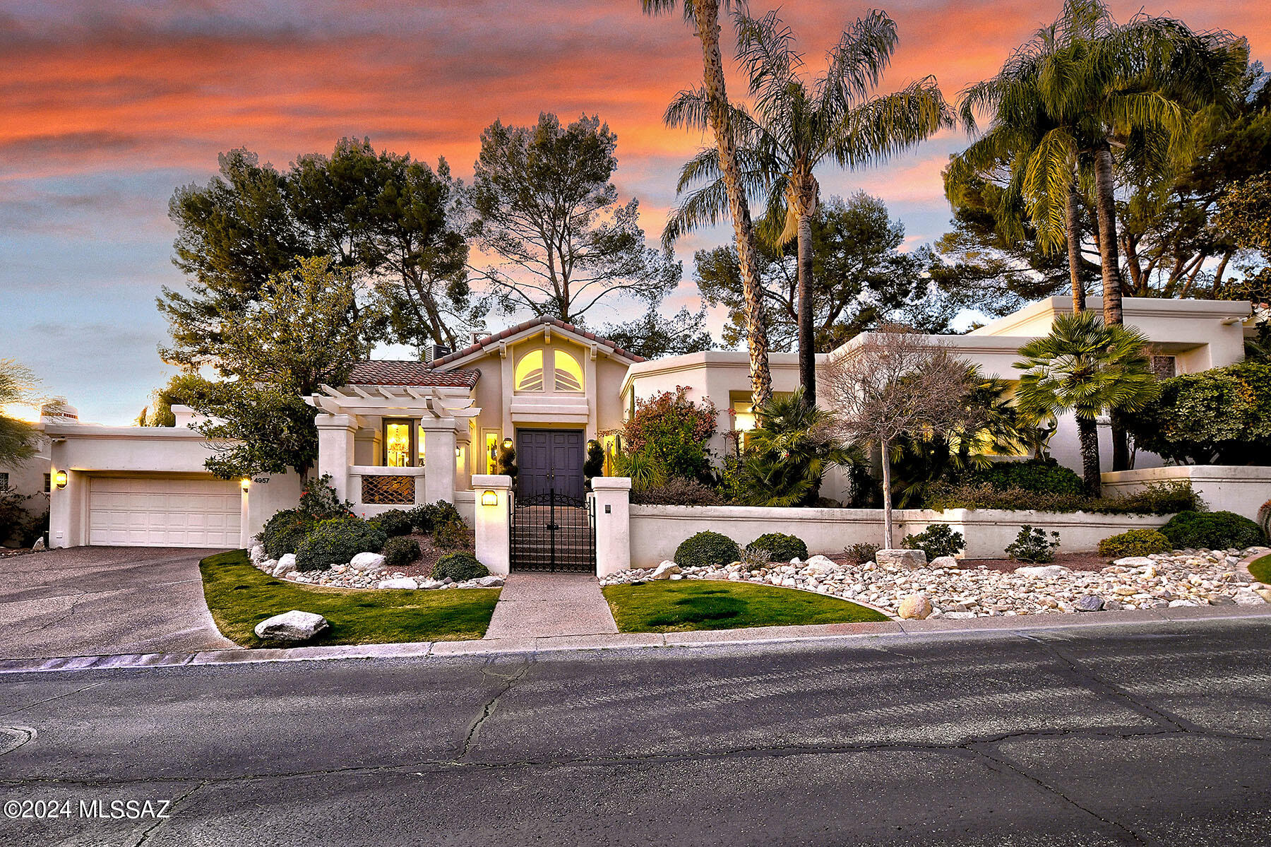El Diamante Townhomes (1-15) - Residential